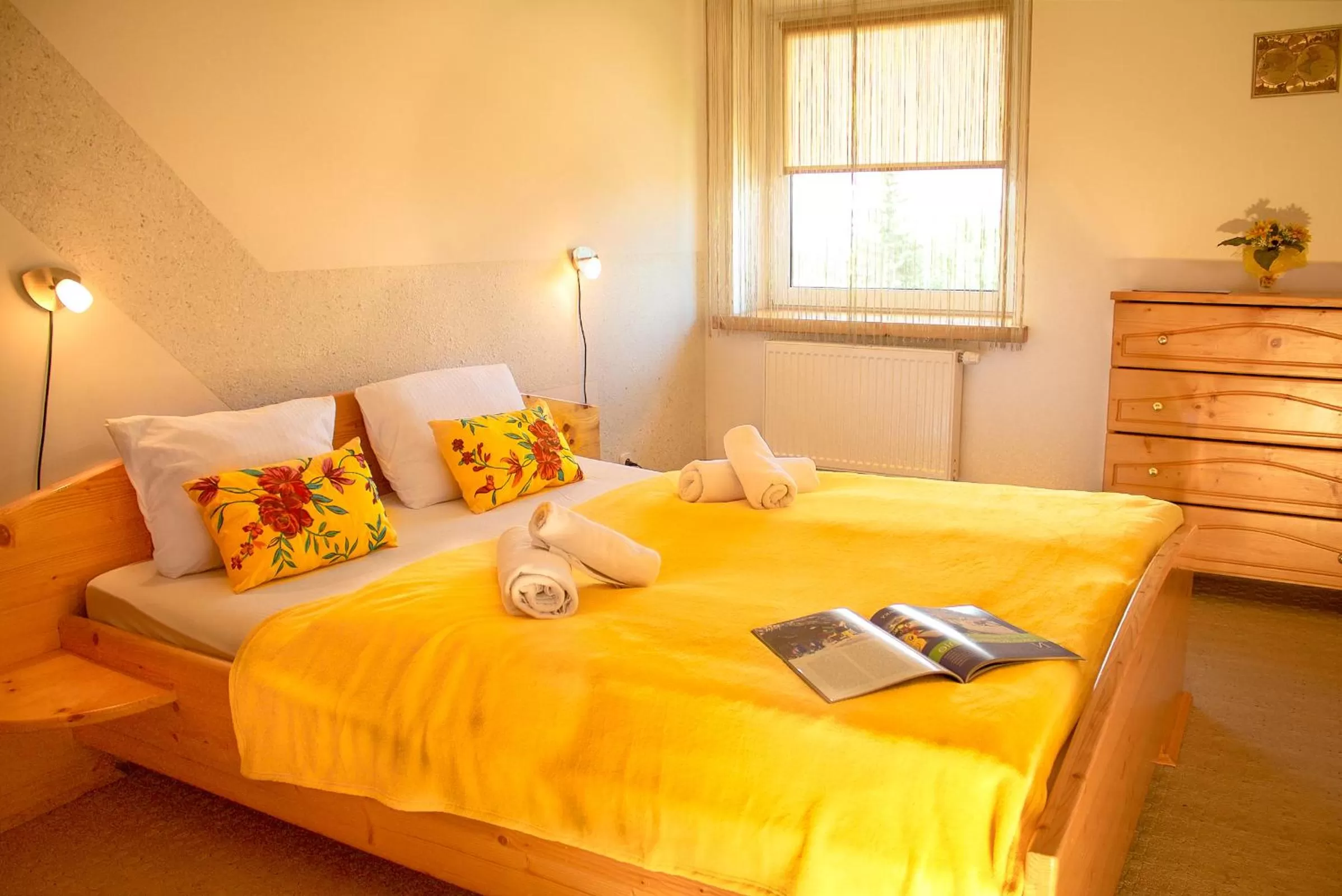 Decorative detail, Bed in Apartmány Renomal