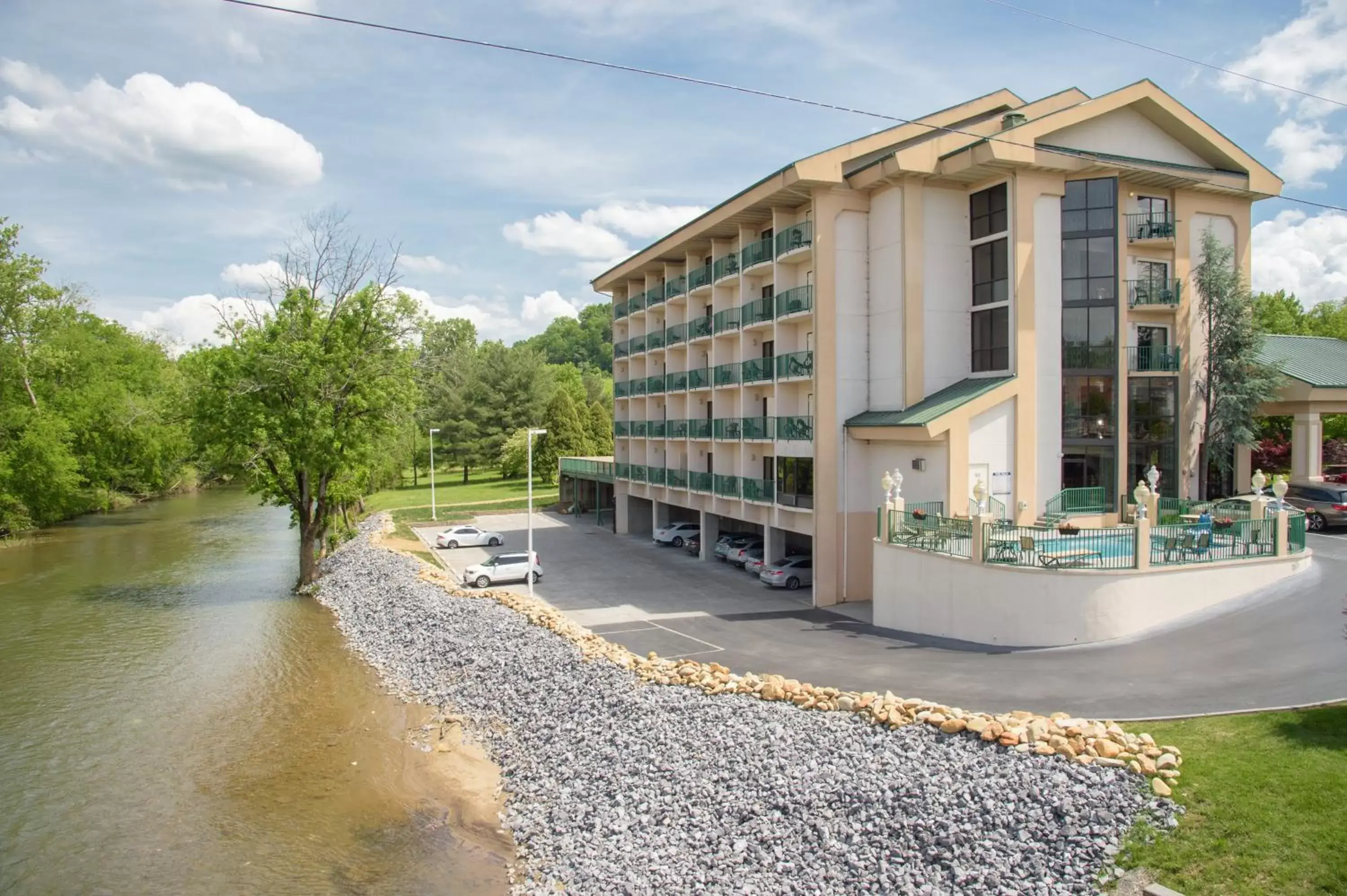 Property building in Pigeon River Inn Property building in Pigeon River Inn