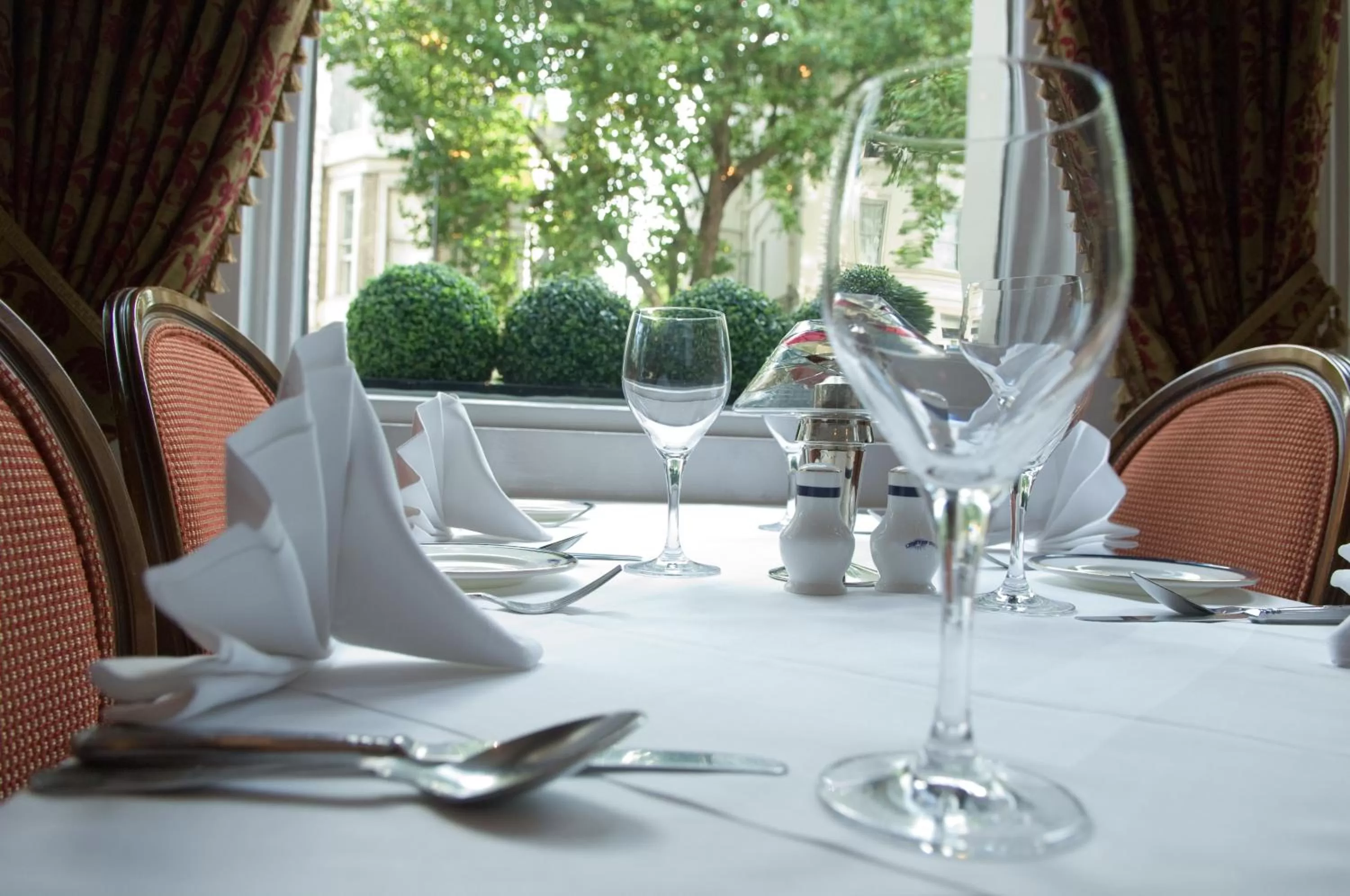 Restaurant/places to eat in The Montana Hotel