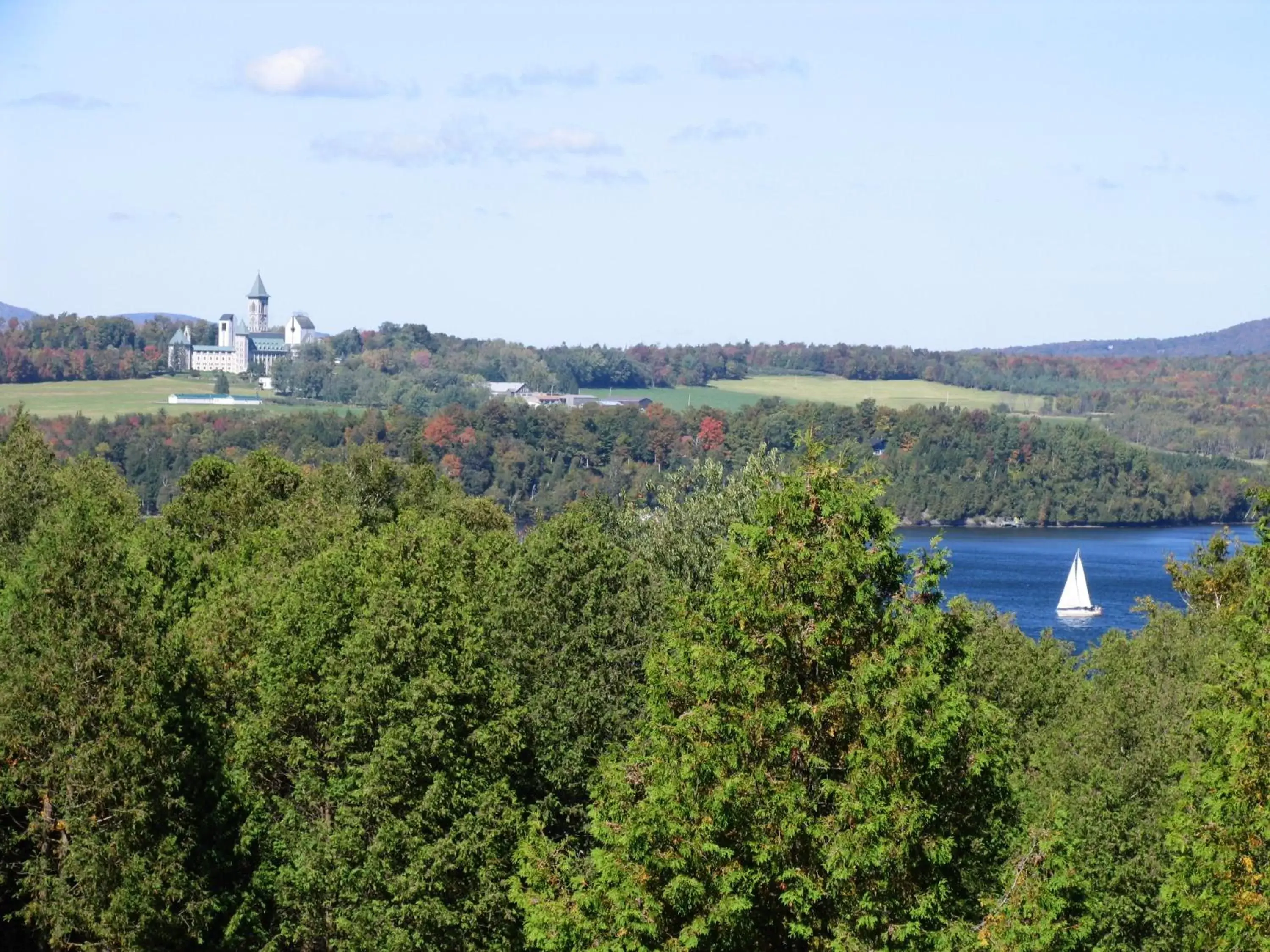 Natural landscape in La Belle Victorienne