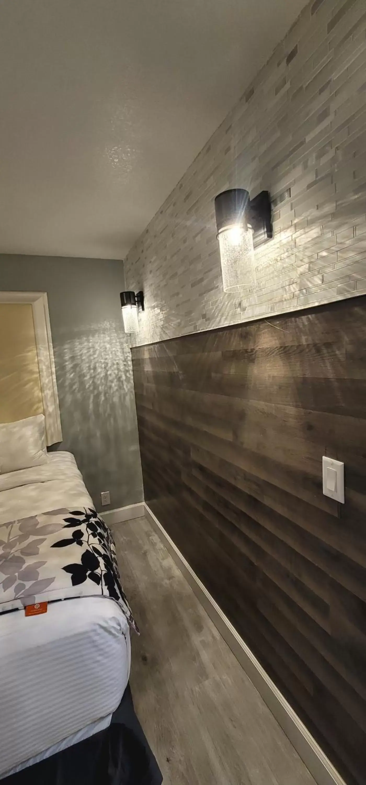 Bedroom, Bathroom in Dragonfly Inn & Suites