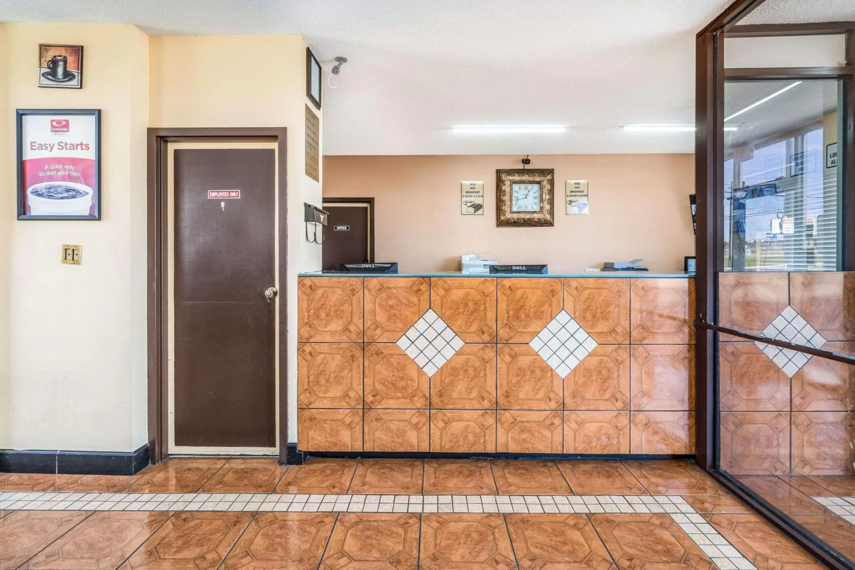 Lobby or reception in Econo Lodge Inn & Suites Macon West