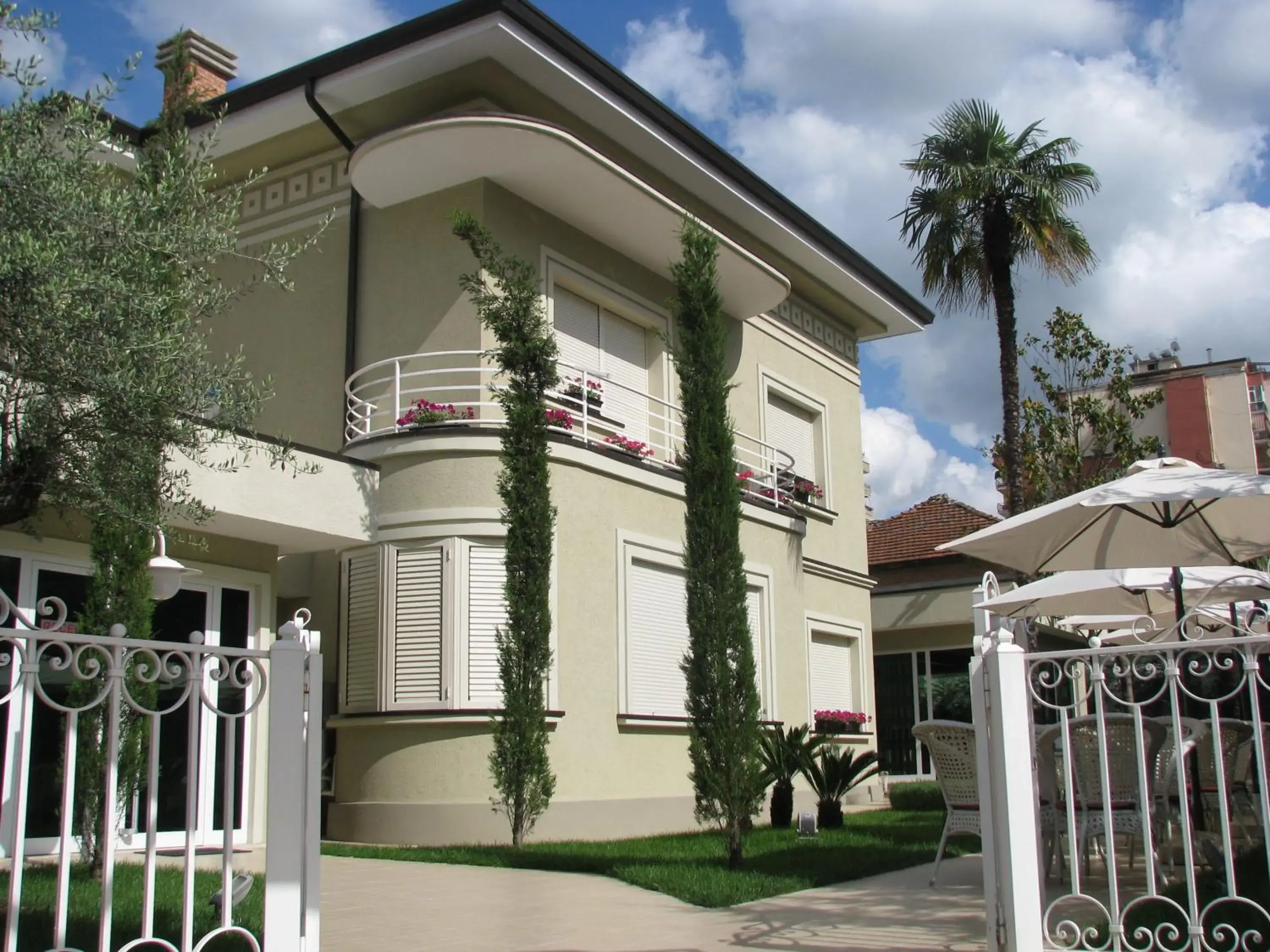 Facade/entrance, Property Building in Hotel Sokrat