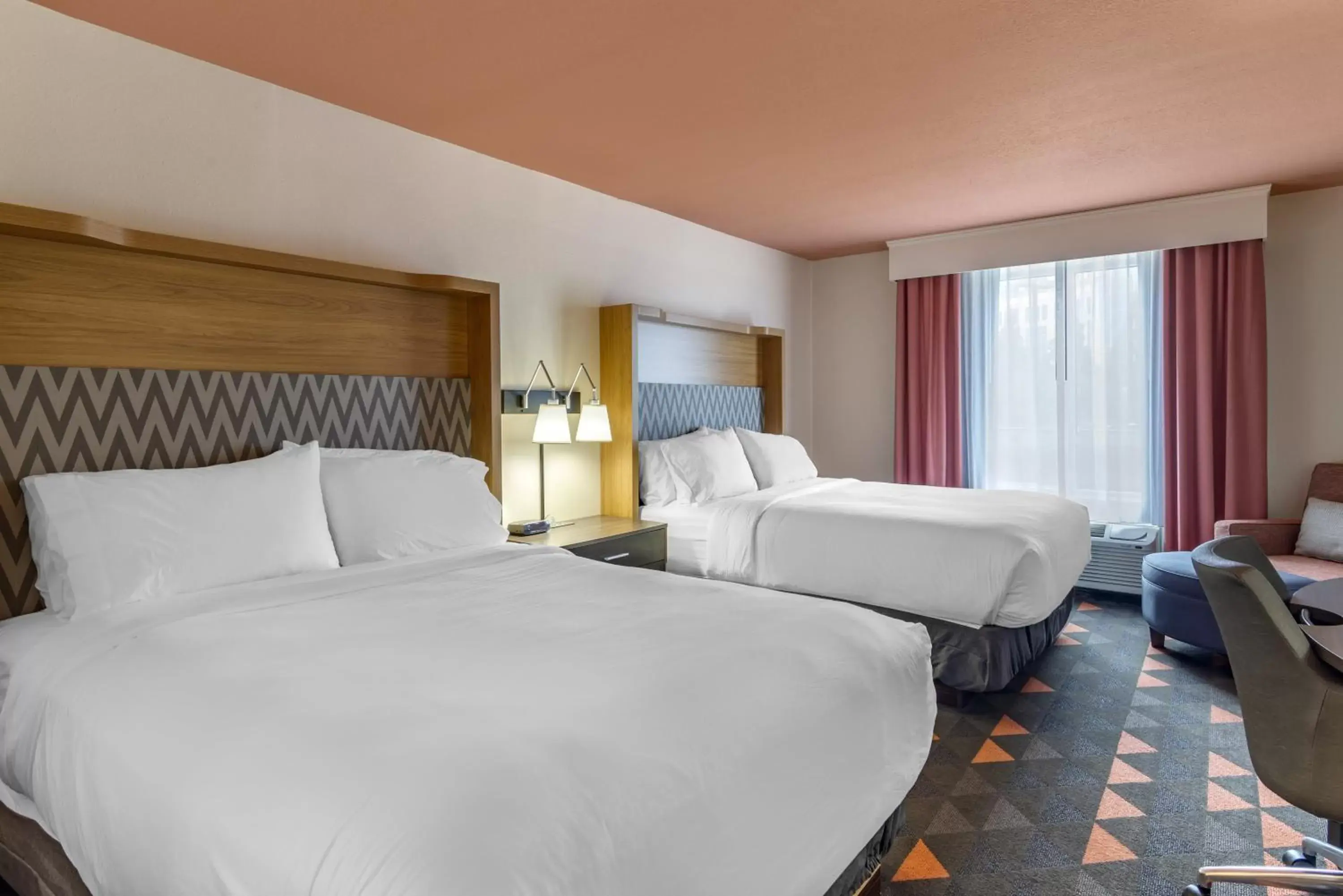 Photo of the whole room, Bed in Holiday Inn Atlanta-Gas South Arena Area, an IHG Hotel