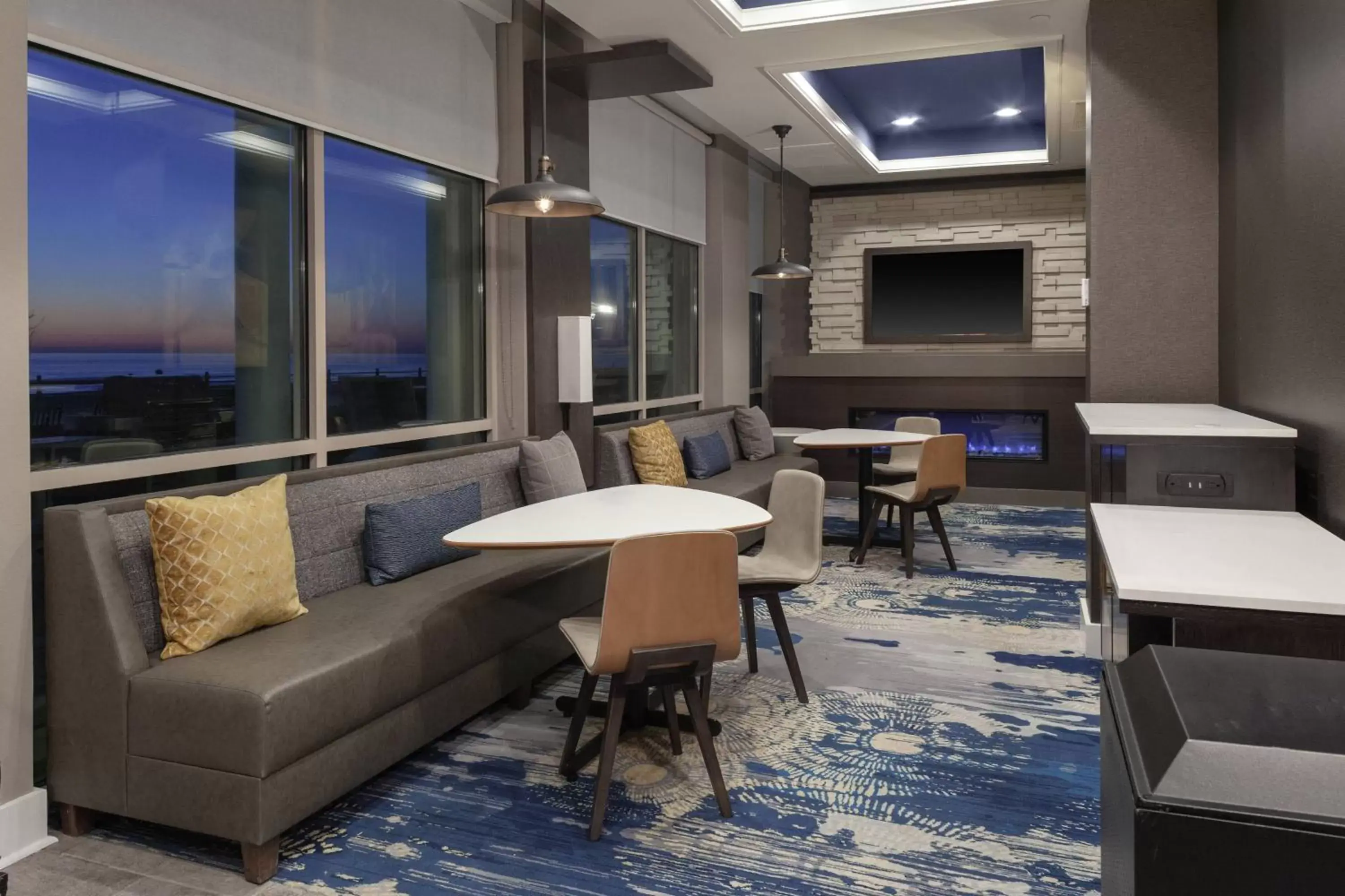 Photo of the whole room, Seating Area in Residence Inn By Marriott Virginia Beach Oceanfront