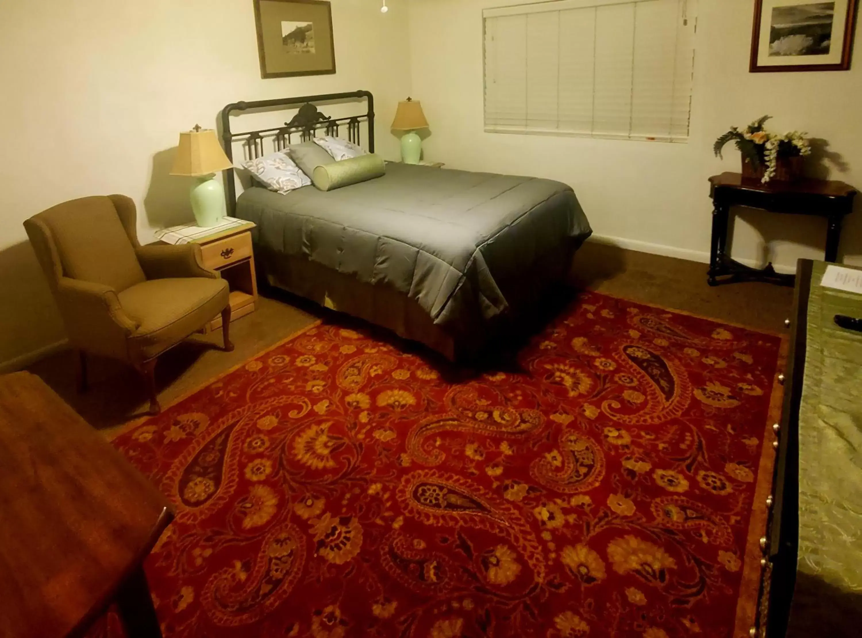 Bedroom, Bed in Terrace Park Inn