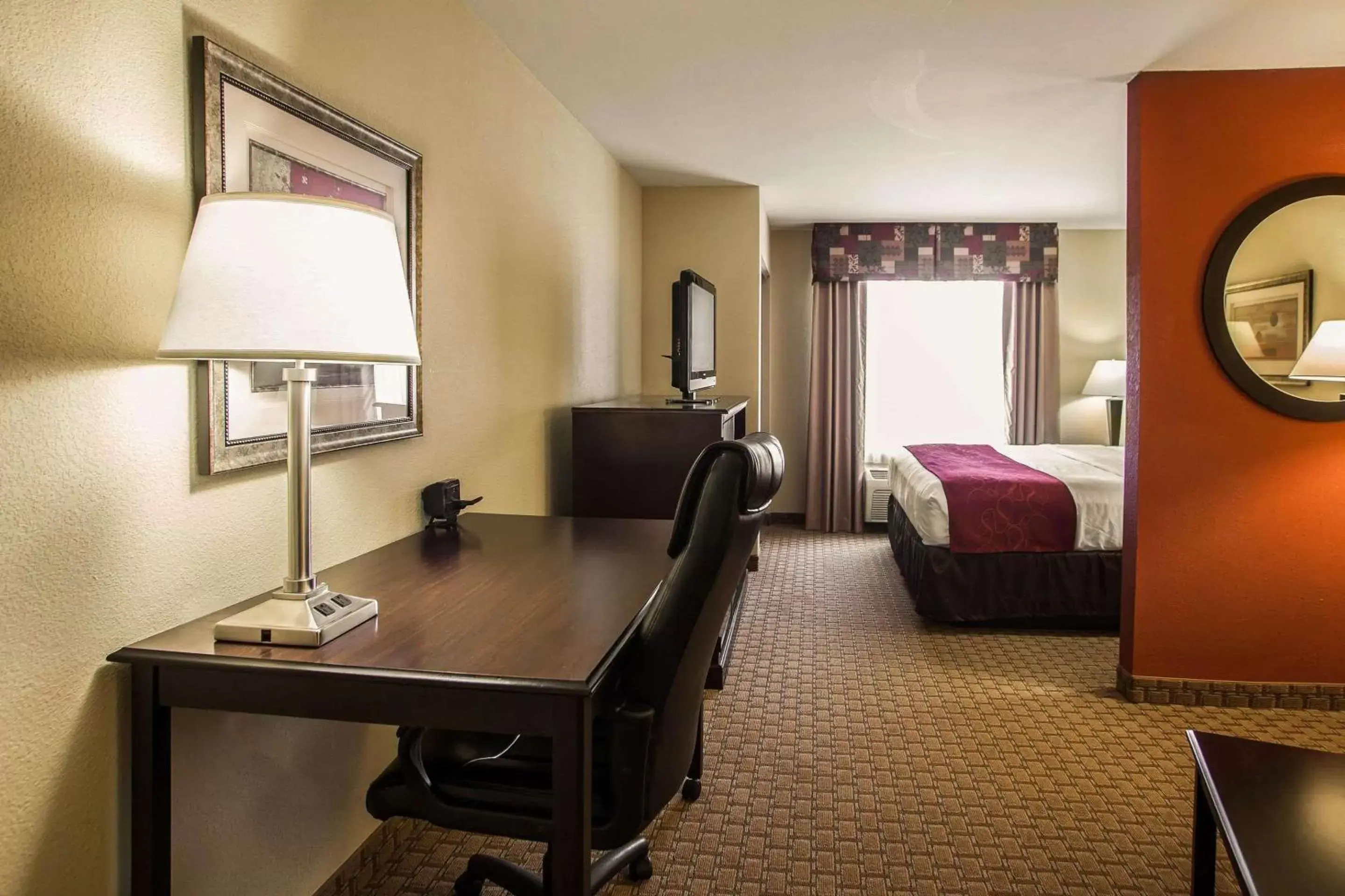 Photo of the whole room in Comfort Suites Bloomington I-55 and I-74