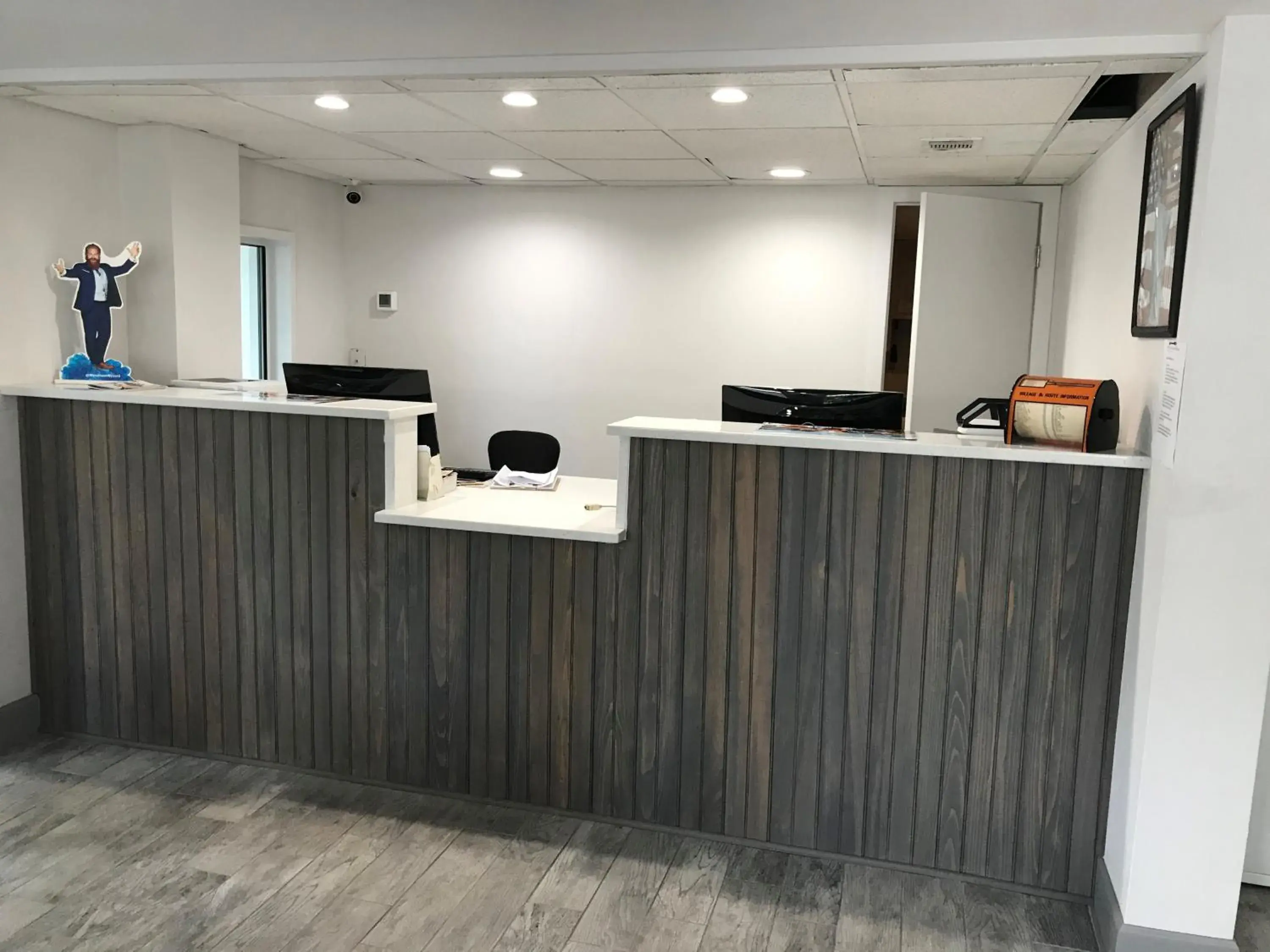 Lobby or reception in Days Inn by Wyndham Ridgeland South Carolina Lobby or reception in Days Inn by Wyndham Ridgeland South Carolina