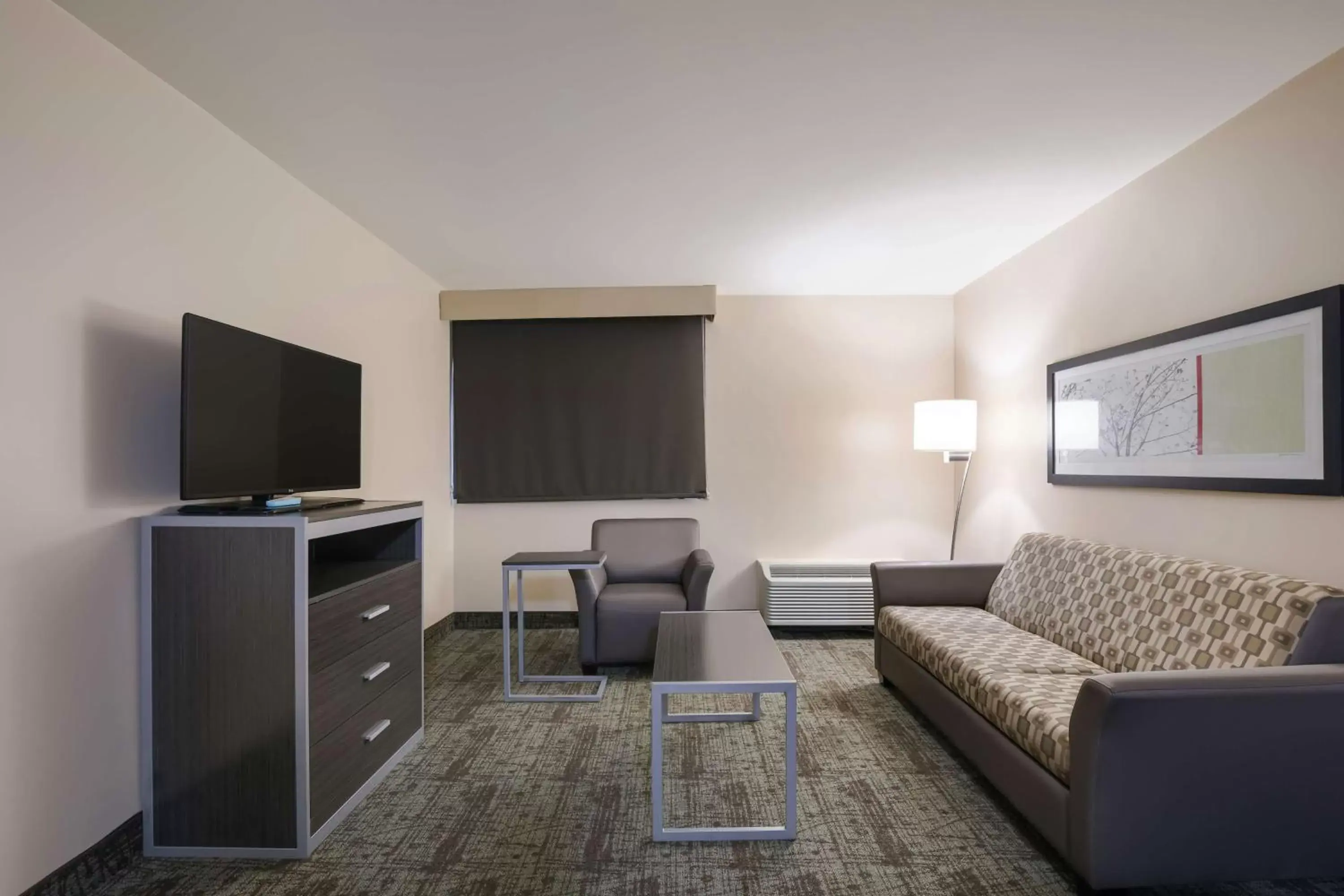 Photo of the whole room, Seating Area in Best Western Northwest Indiana Inn