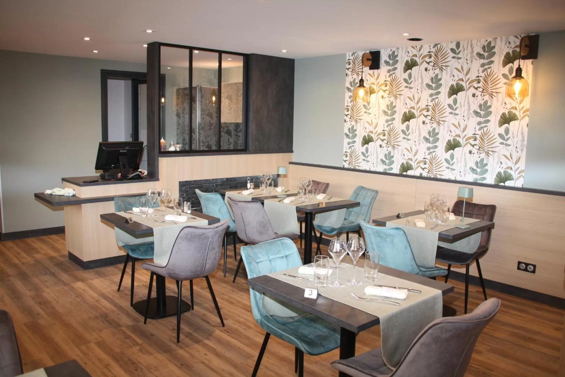 Restaurant/places to eat in Logis Hôtel- Restaurant La Renaissance