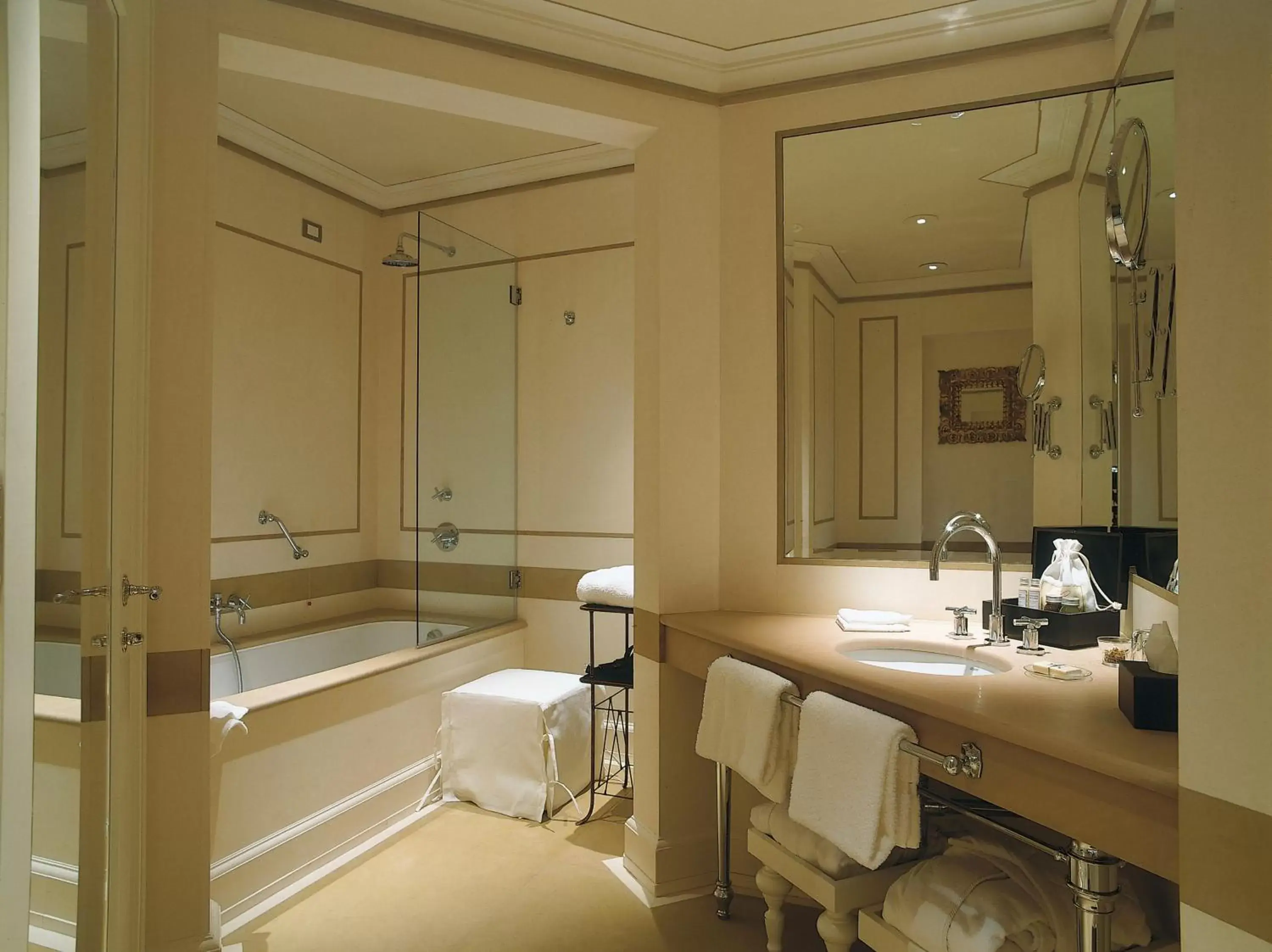 Bathroom in Relais Santa Croce, By Baglioni Hotels