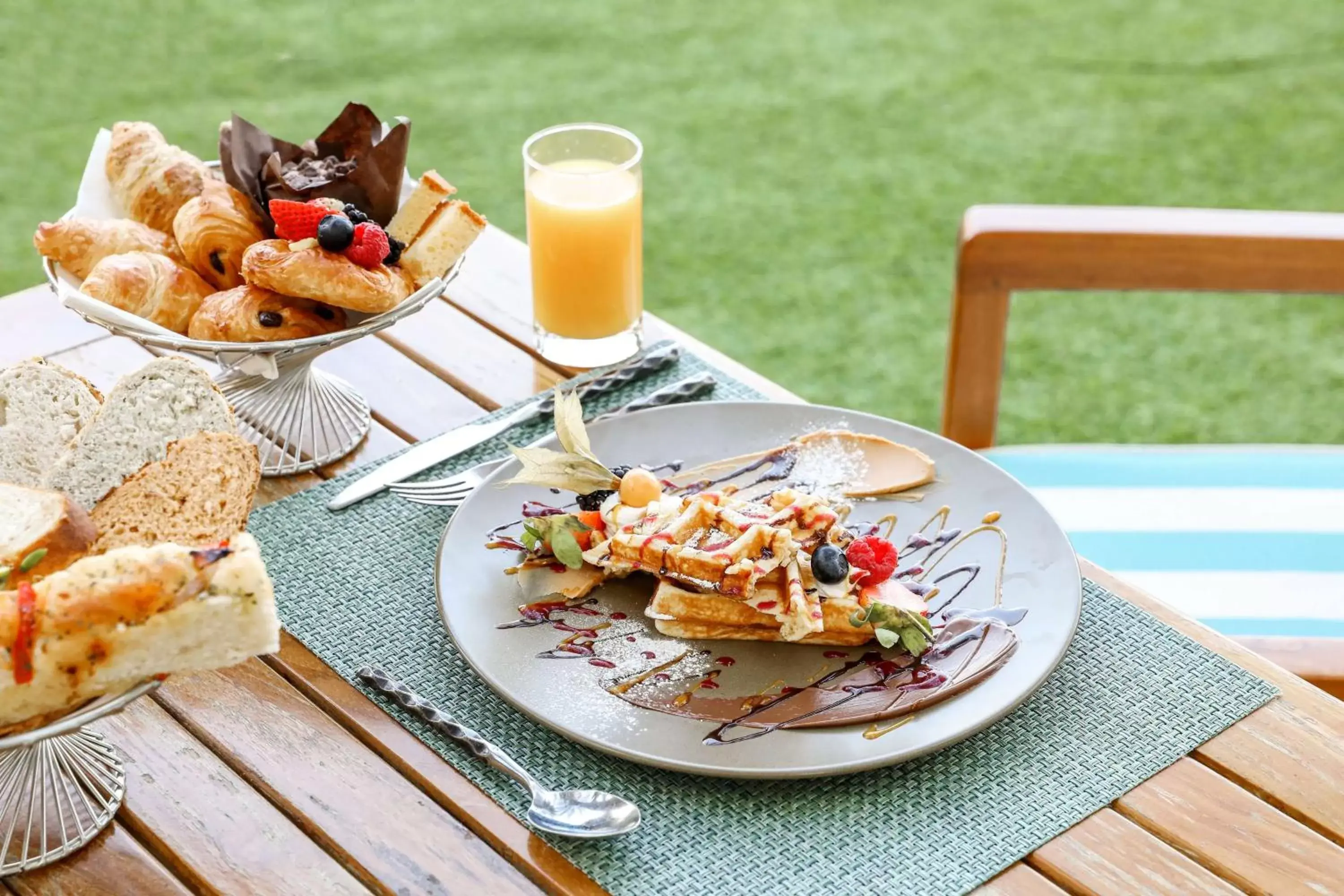 Breakfast, Food in DoubleTree by Hilton Dubai Jumeirah Beach
