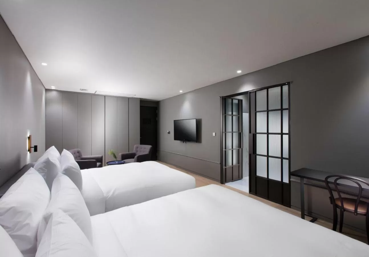 Photo of the whole room, Bed in Park Marine Hotel