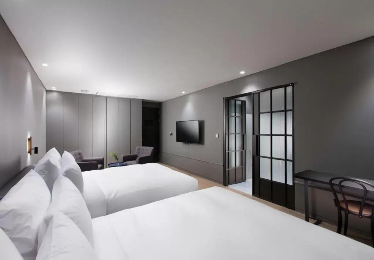 Photo of the whole room, Bed in Park Marine Hotel Photo of the whole room, Bed in Park Marine Hotel