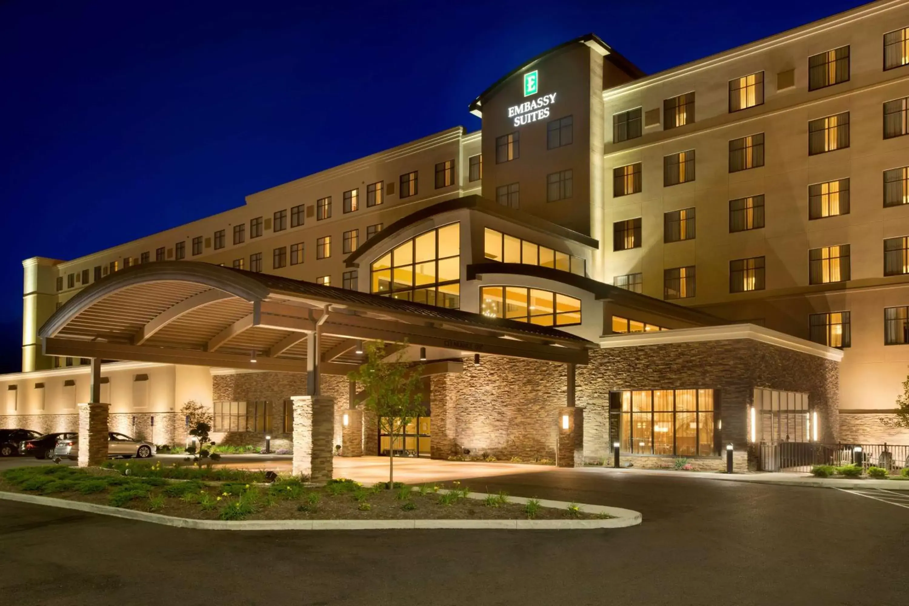 Property Building in Embassy Suites by Hilton Akron Canton Airport