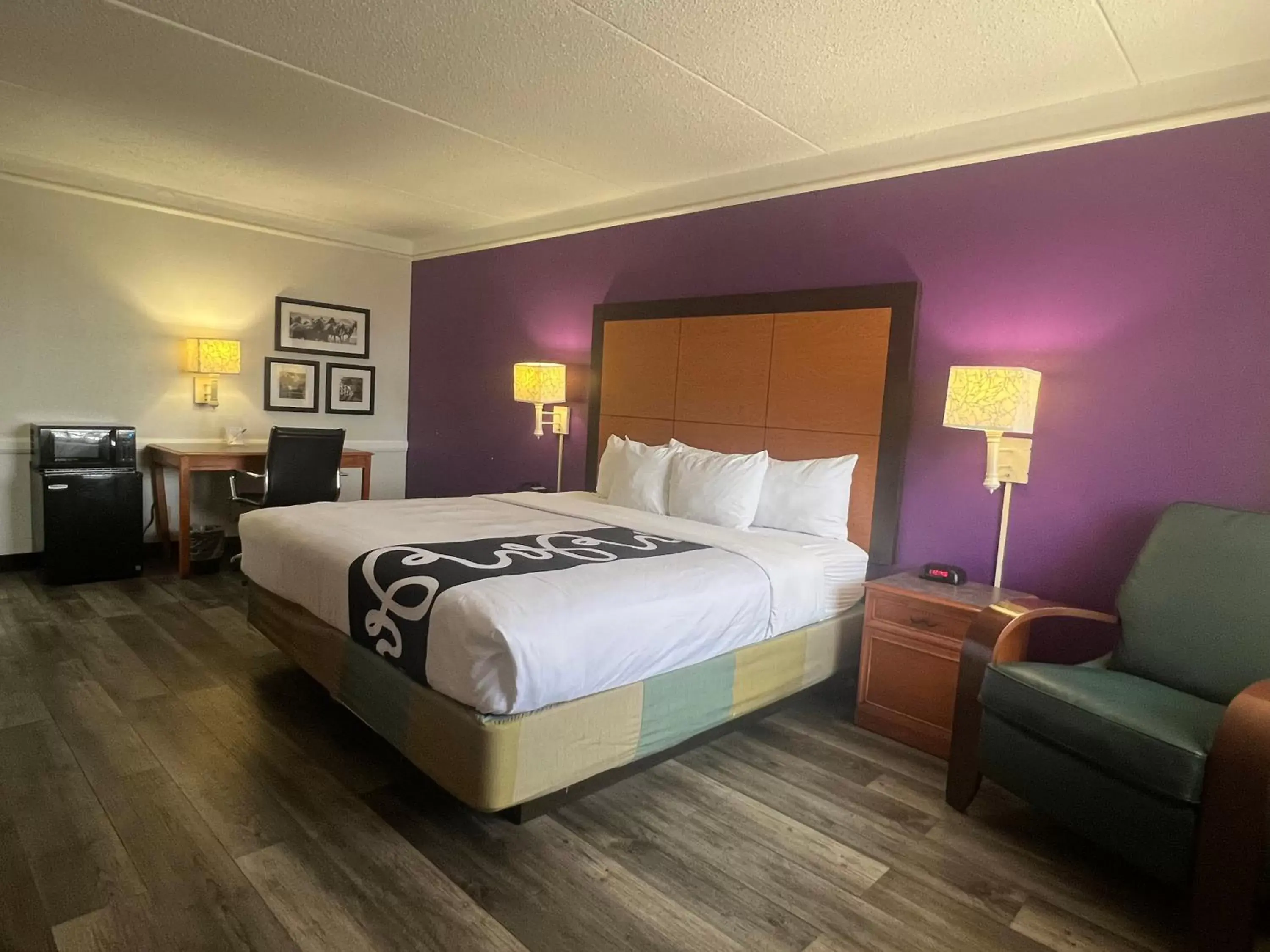 Bedroom, Bed in La Quinta Inn by Wyndham Amarillo Mid-City