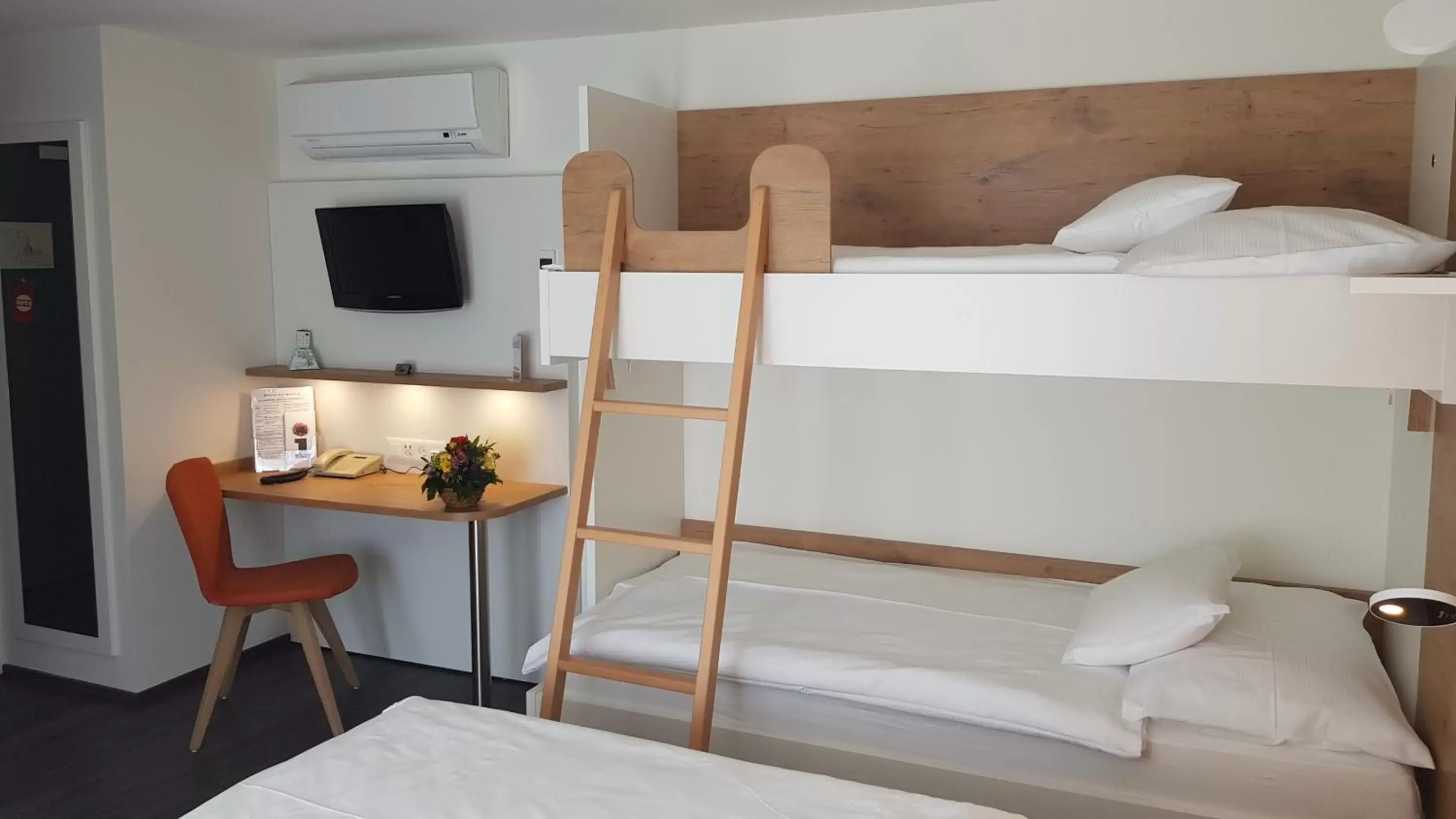 bunk bed in Hotel Bernerhof