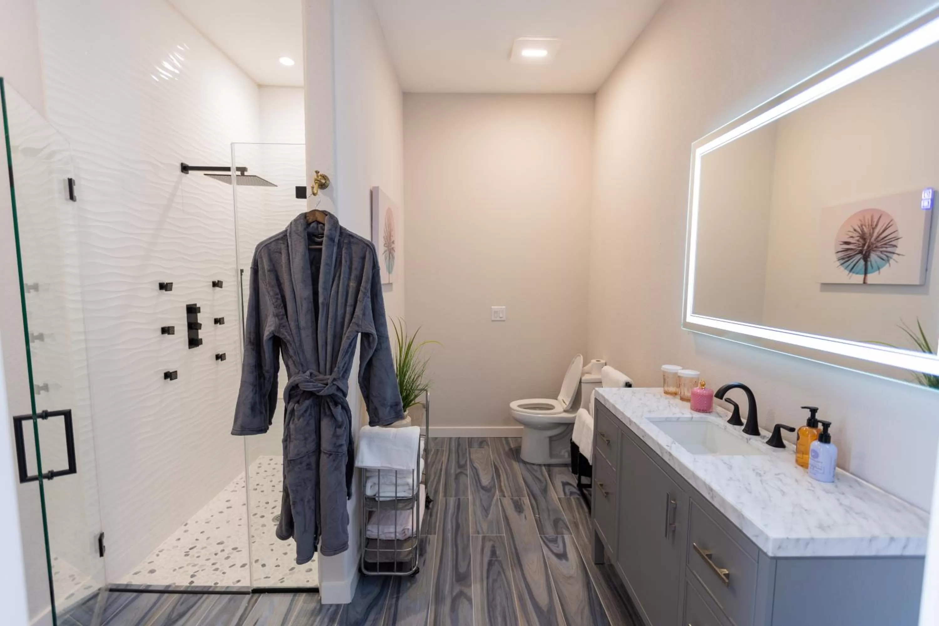 Toilet in The Bentley Hotel on 290