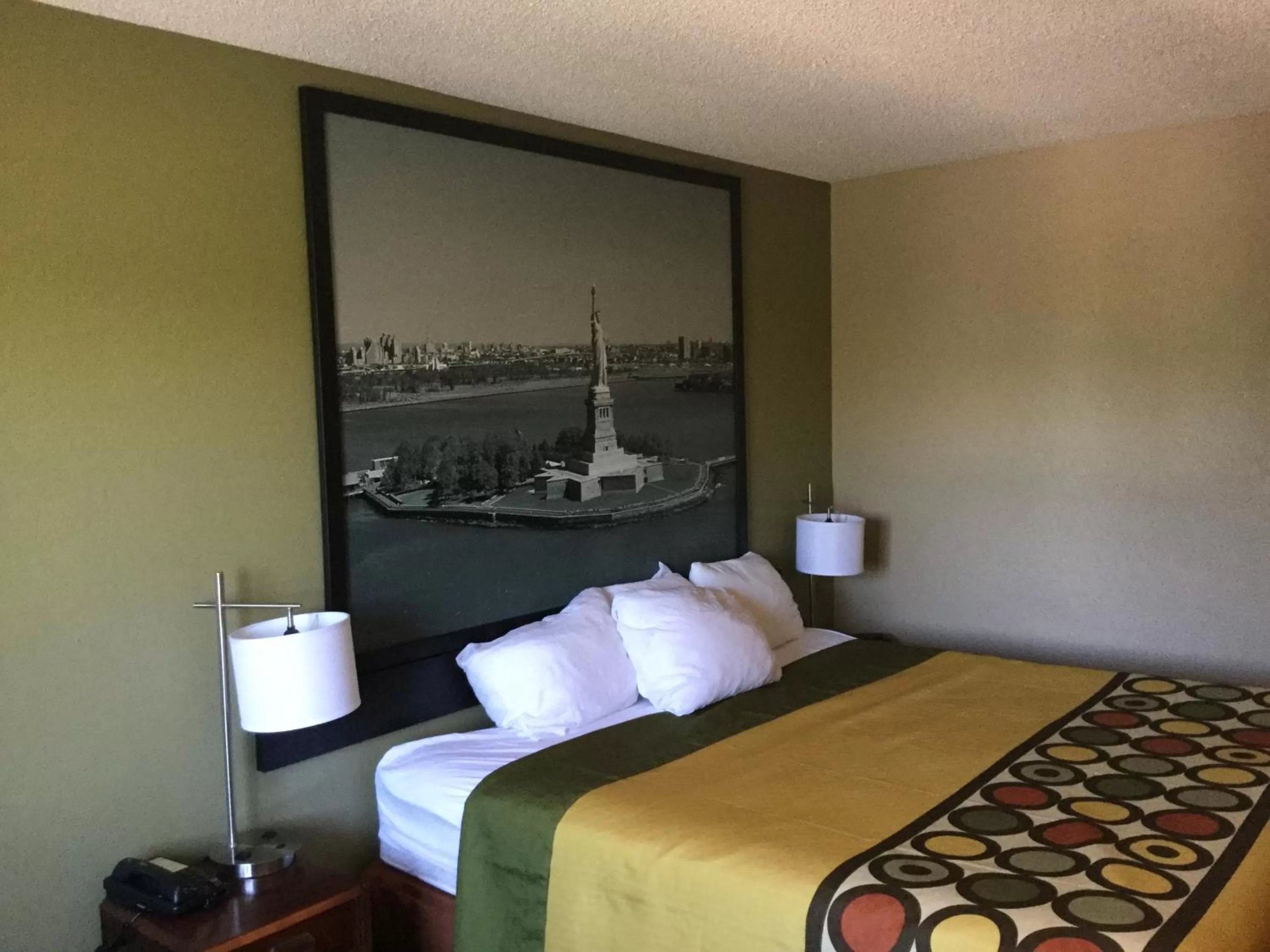 Bedroom, Bed in Super 8 by Wyndham Amsterdam