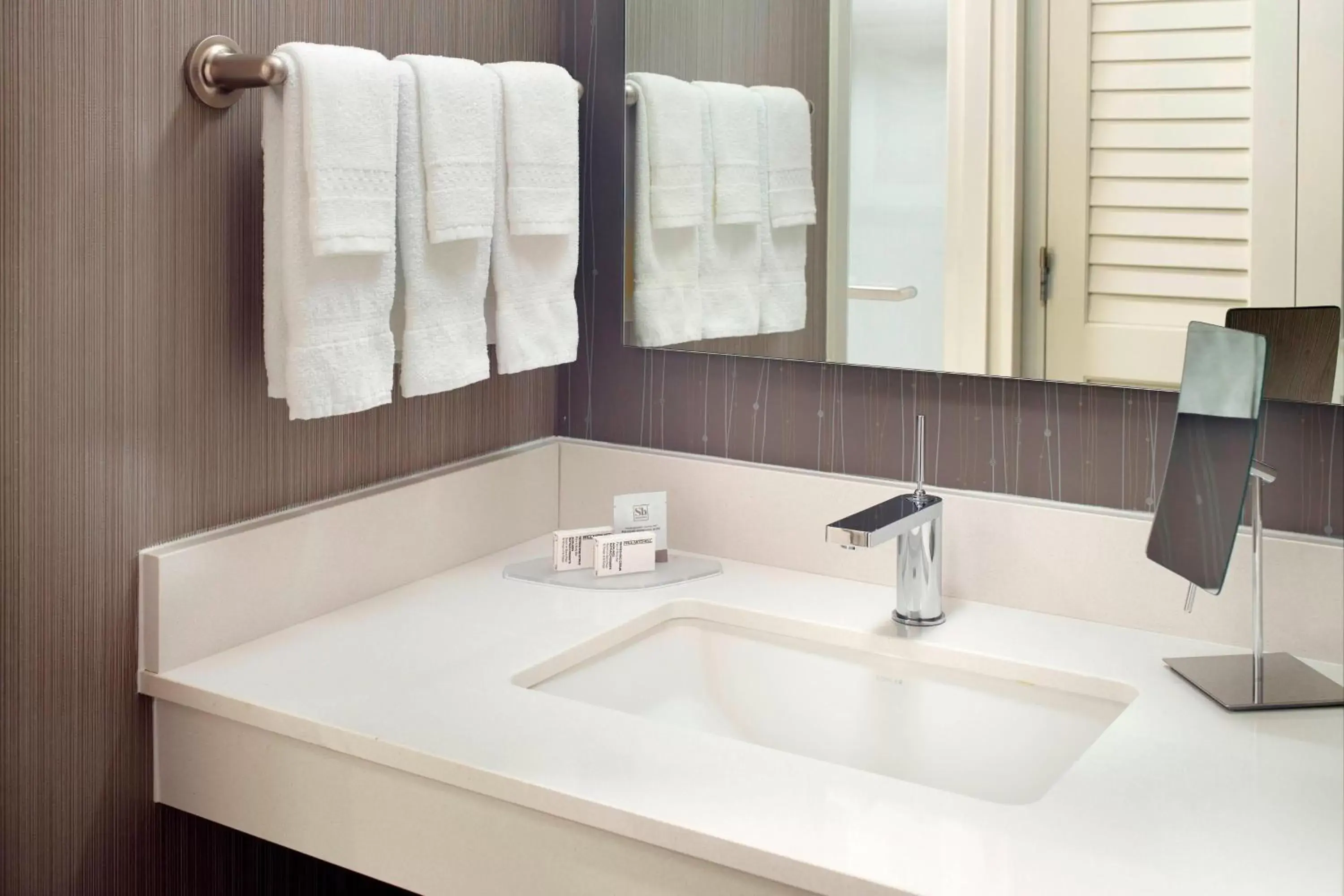 Bathroom in Courtyard by Marriott Raleigh Cary