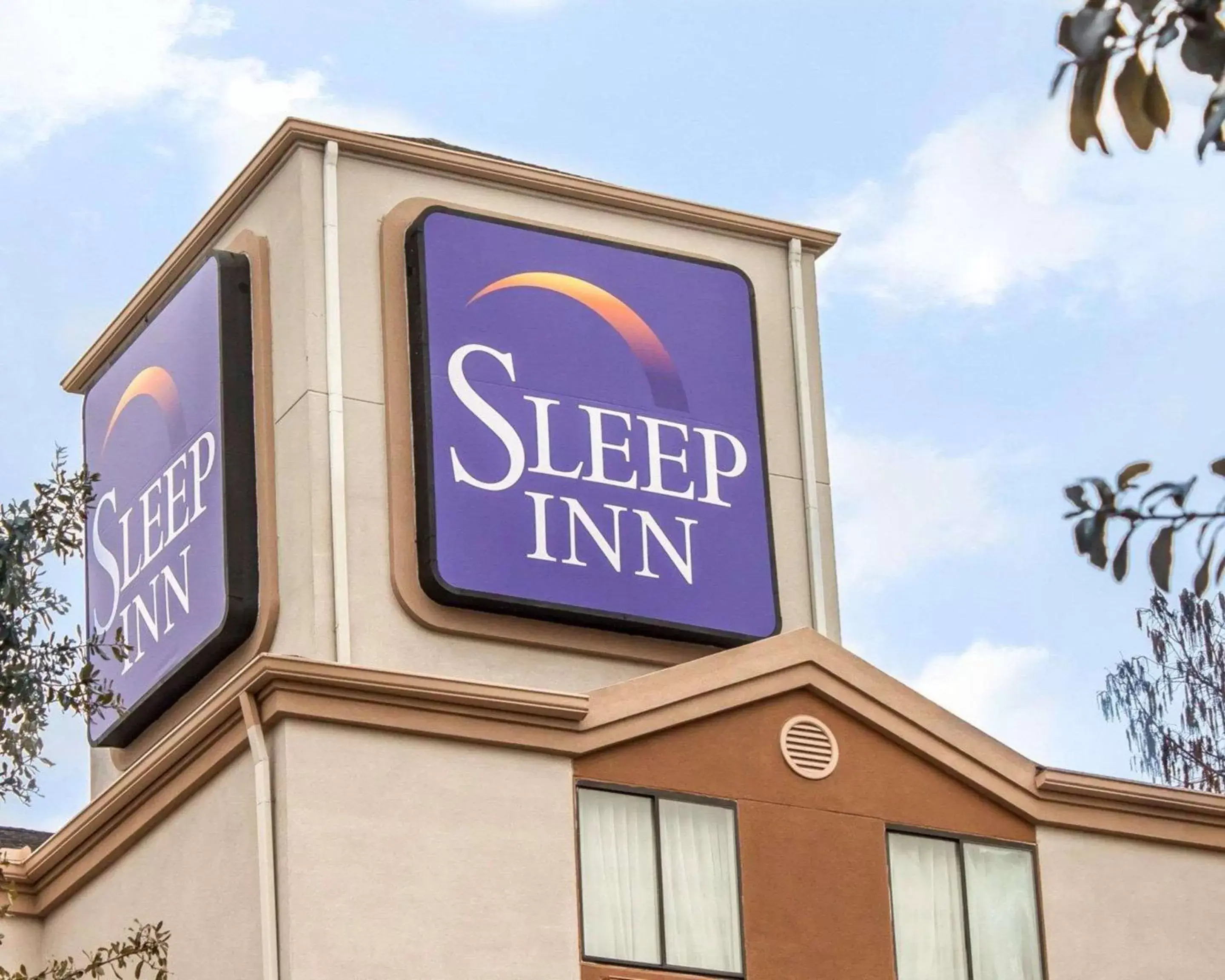 Property building, Property Logo/Sign in Sleep Inn Arlington Near Six Flags