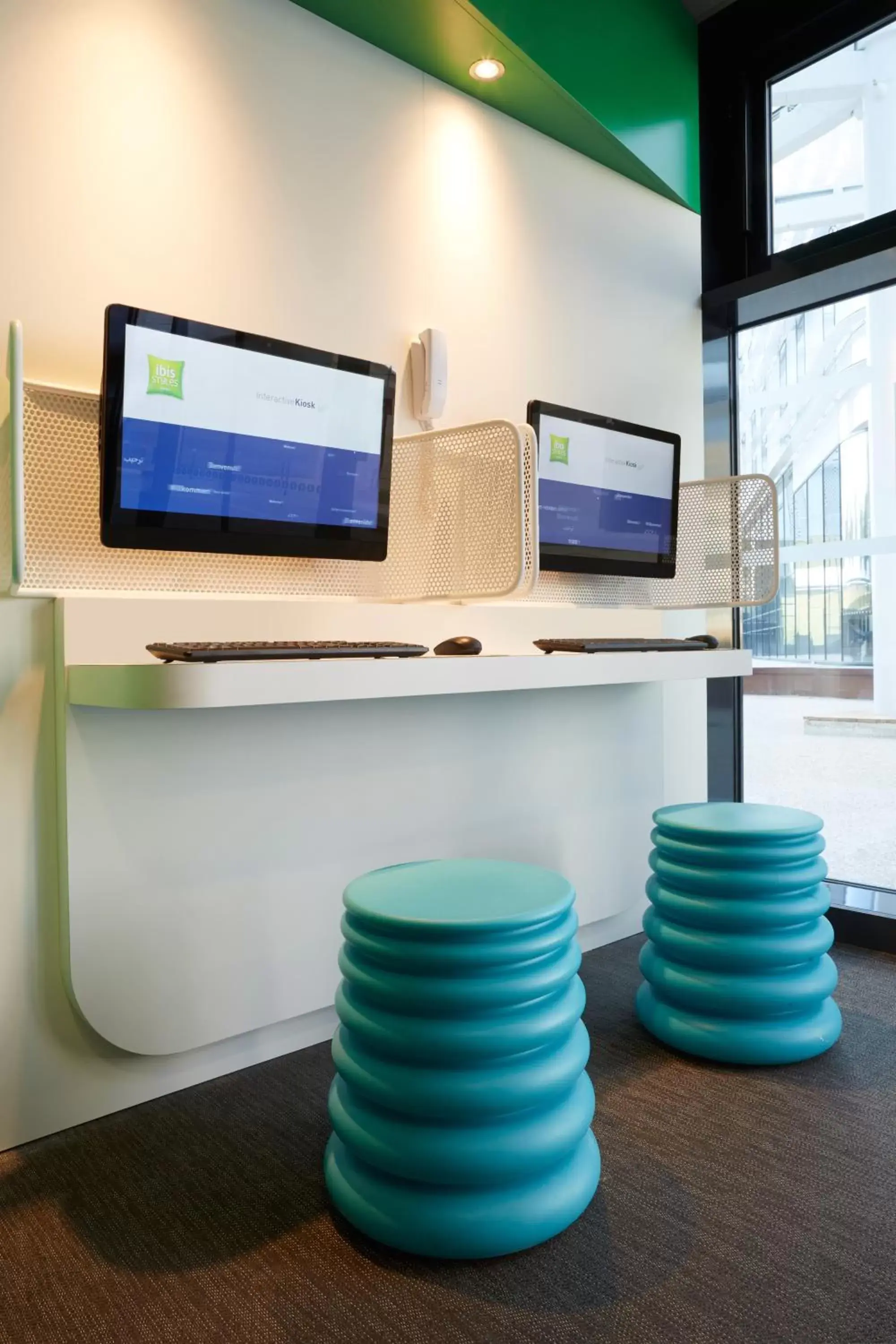 Lobby or reception, TV/Entertainment Center in ibis Styles Paris Charles de Gaulle Airport