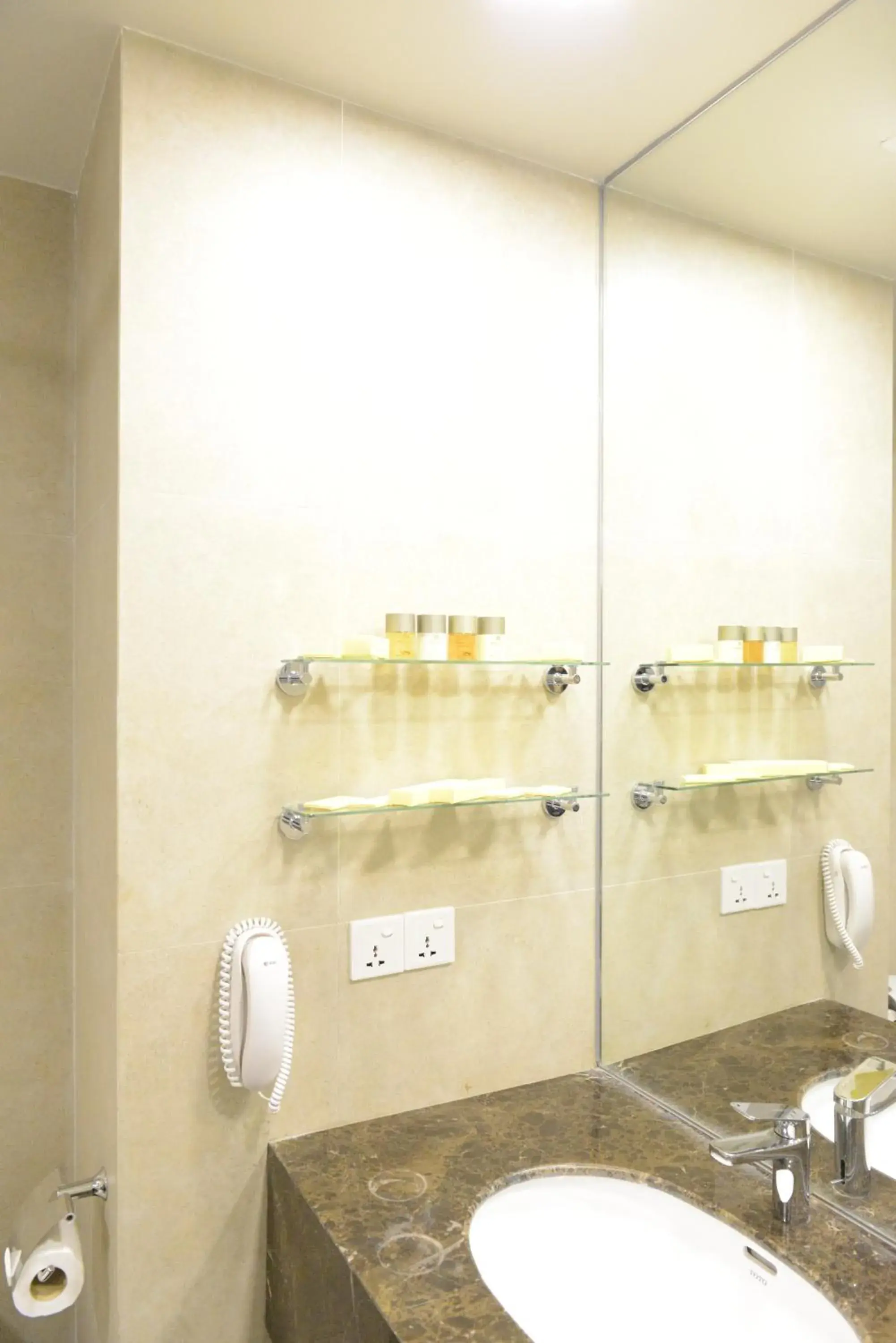 Shower, Bathroom in Hotel Parami