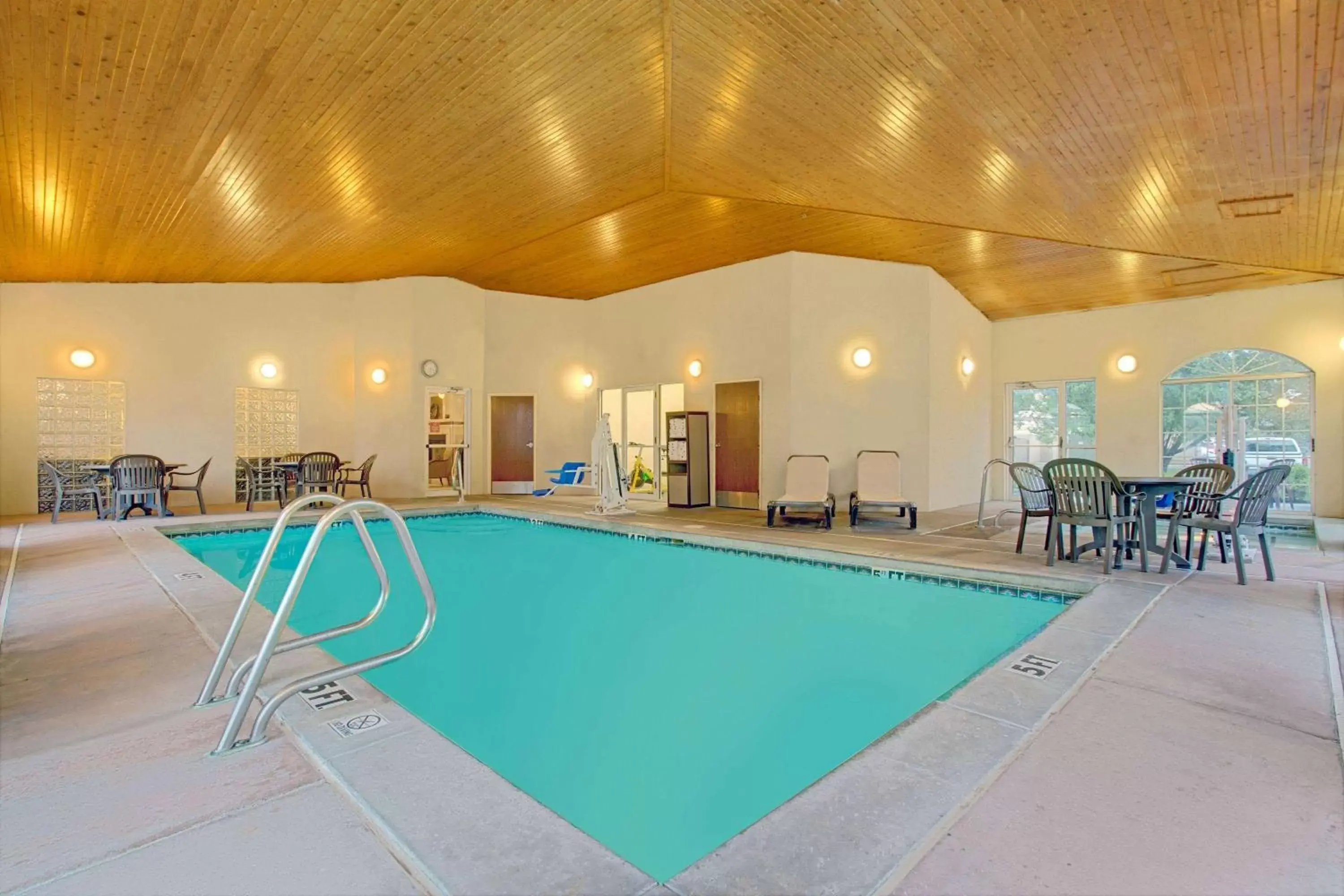 Activities, Swimming Pool in Super 8 by Wyndham Salt Lake City Airport