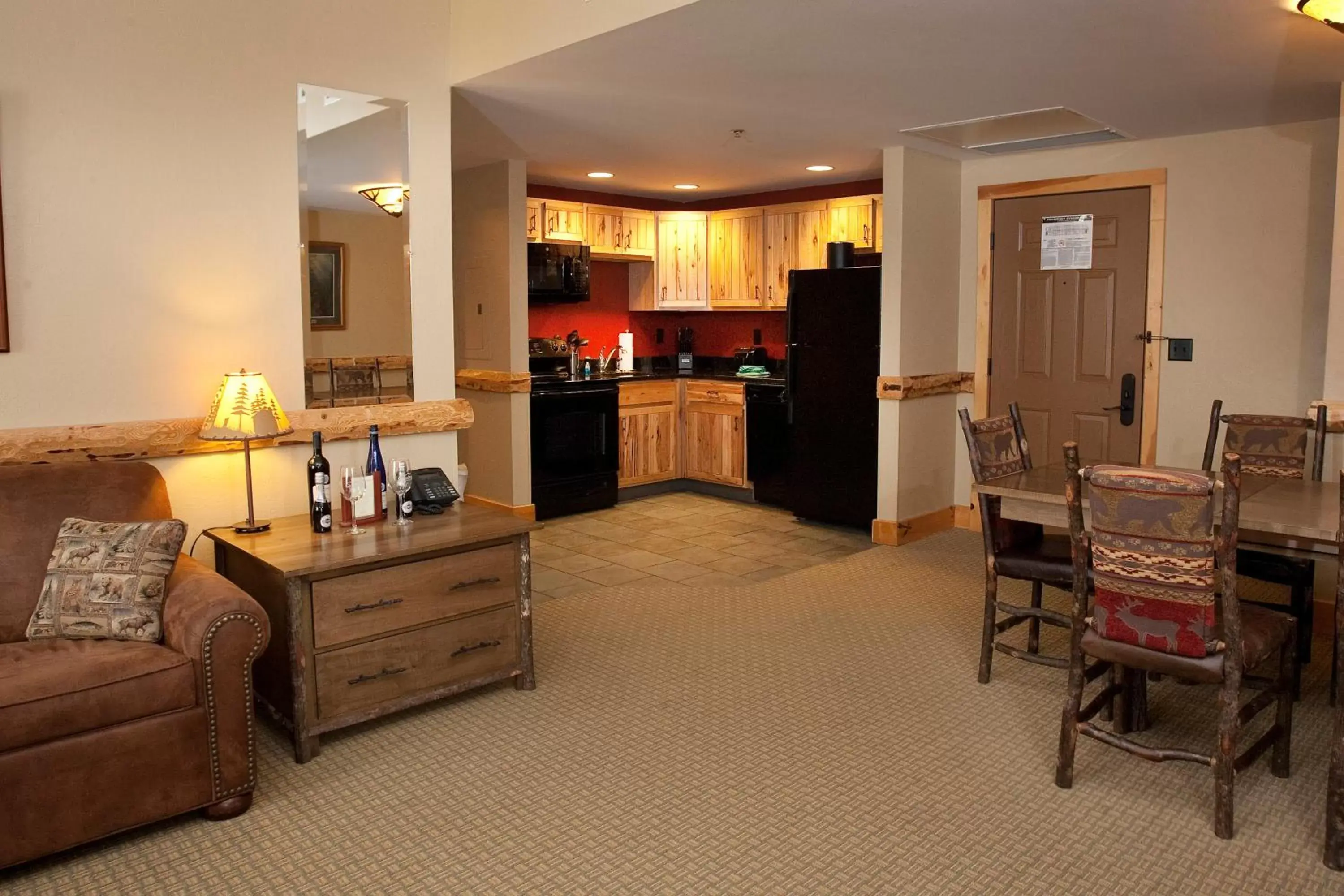 Family Suite in Hope Lake Lodge & Indoor Waterpark