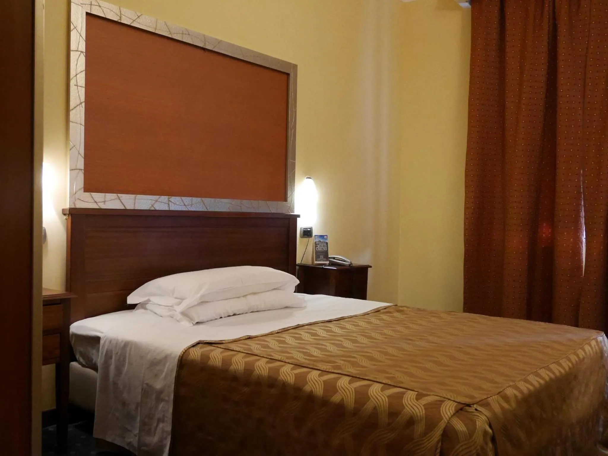 Bed in Hotel La Pace - Experience