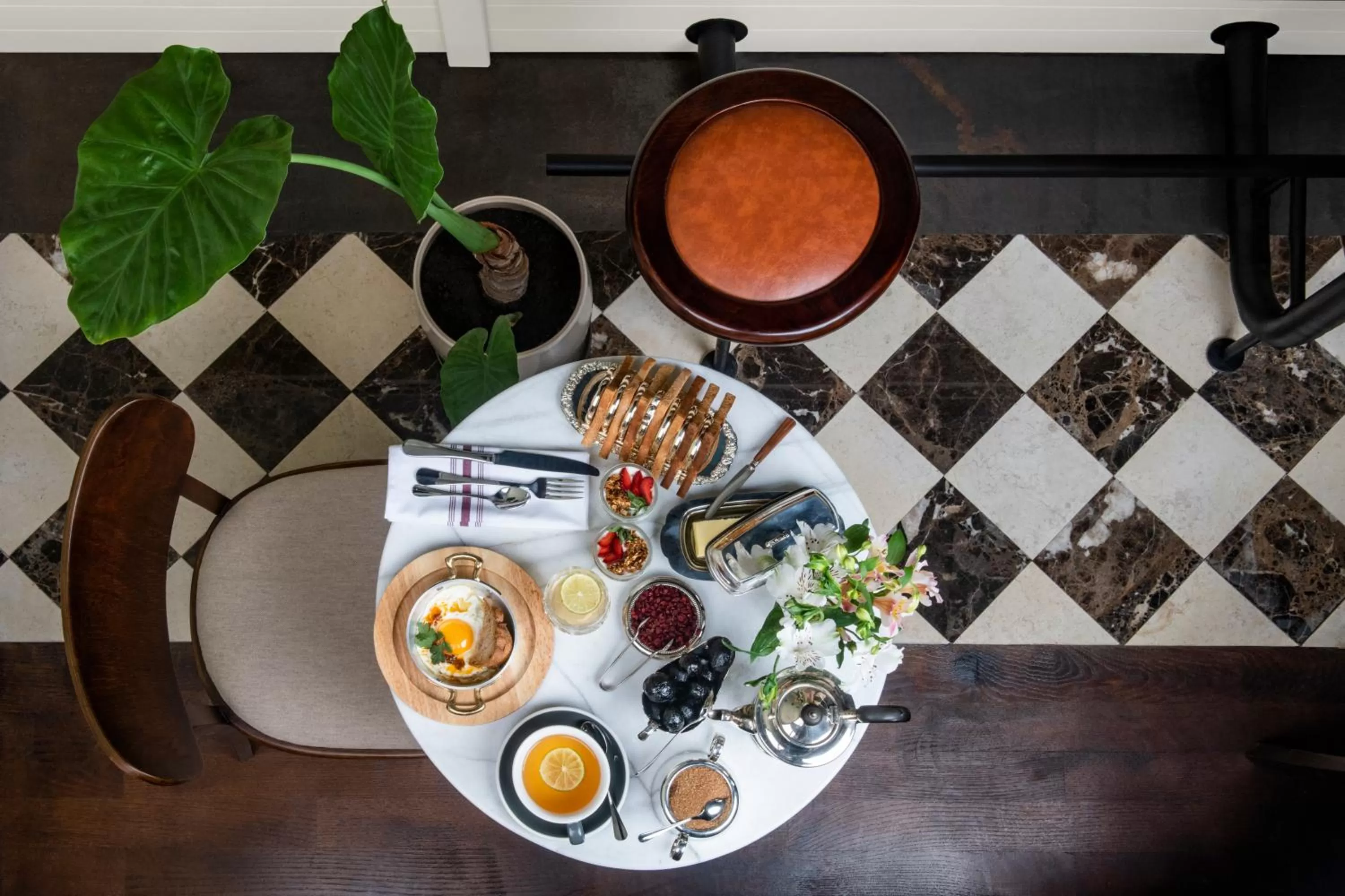 Food in Communal Hotel Plekhanovi