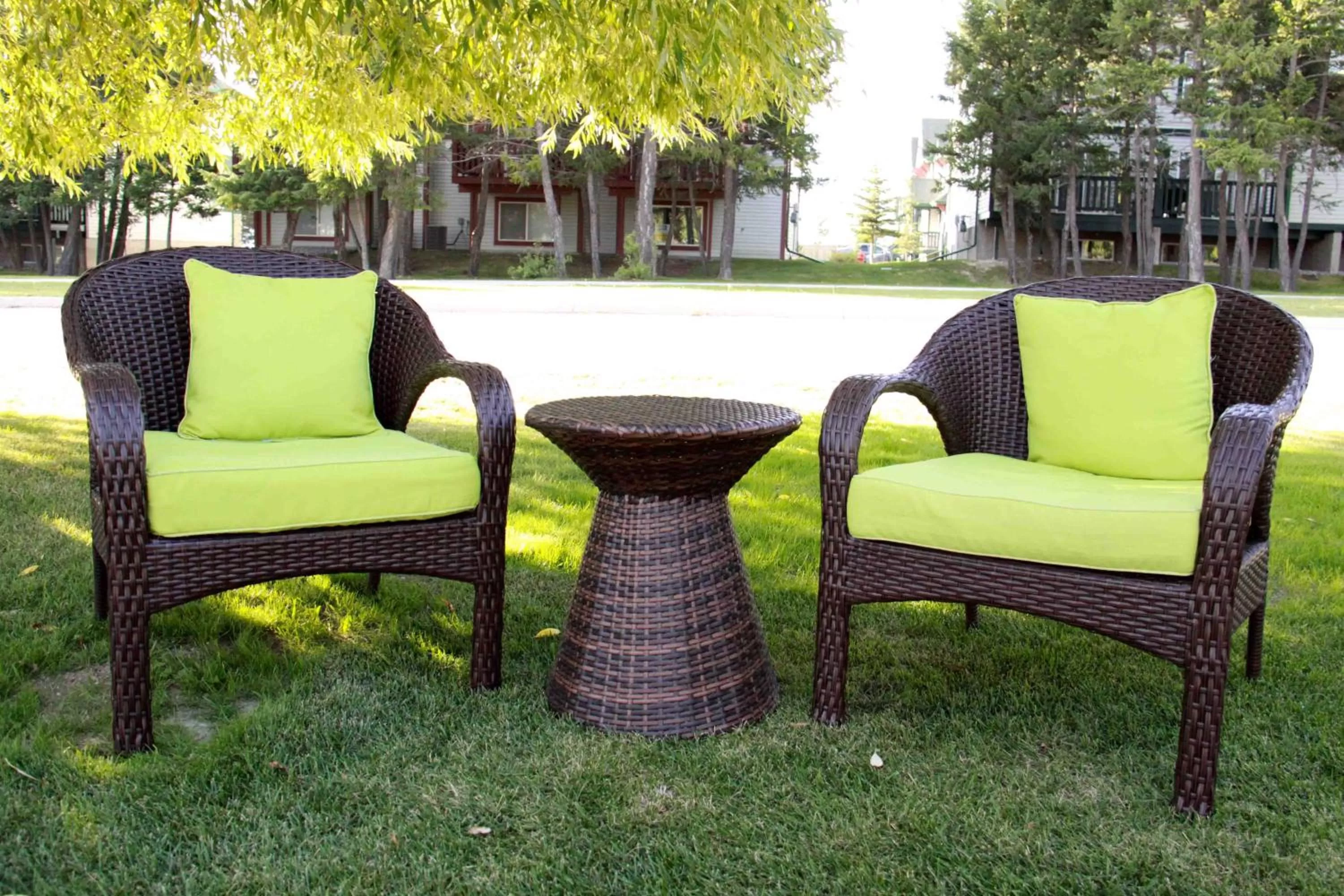 Facade/entrance in Crystal Springs Lodge