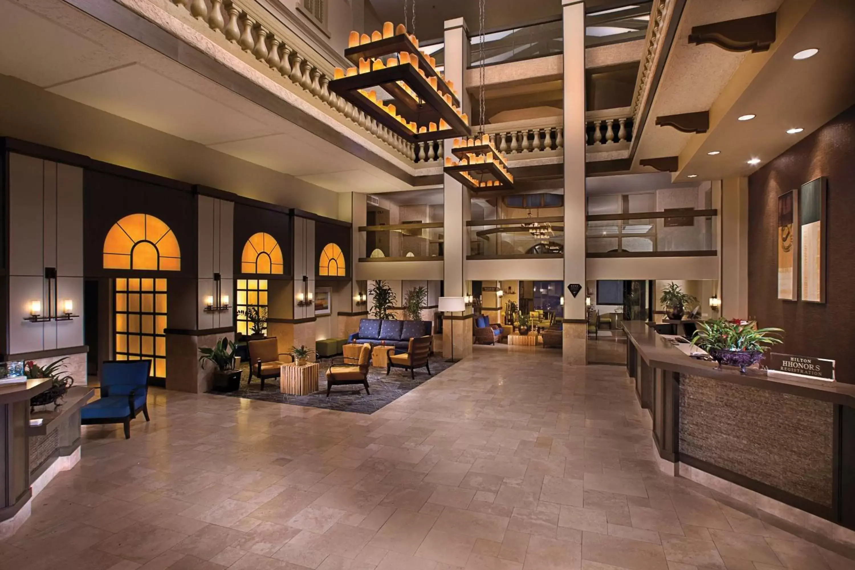 Lobby or reception, Restaurant/Places to Eat in Hilton Phoenix Tapatio Cliffs Resort