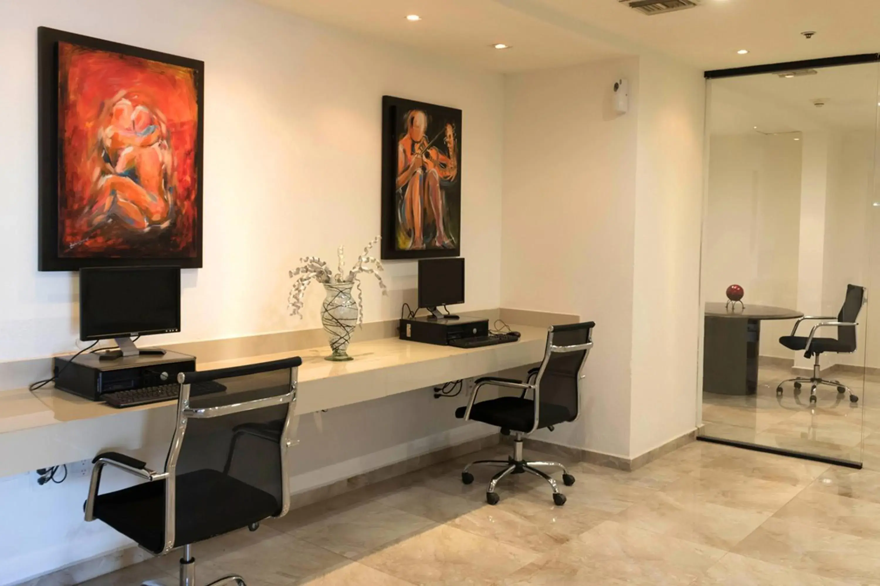 Business facilities in Mision Torreon