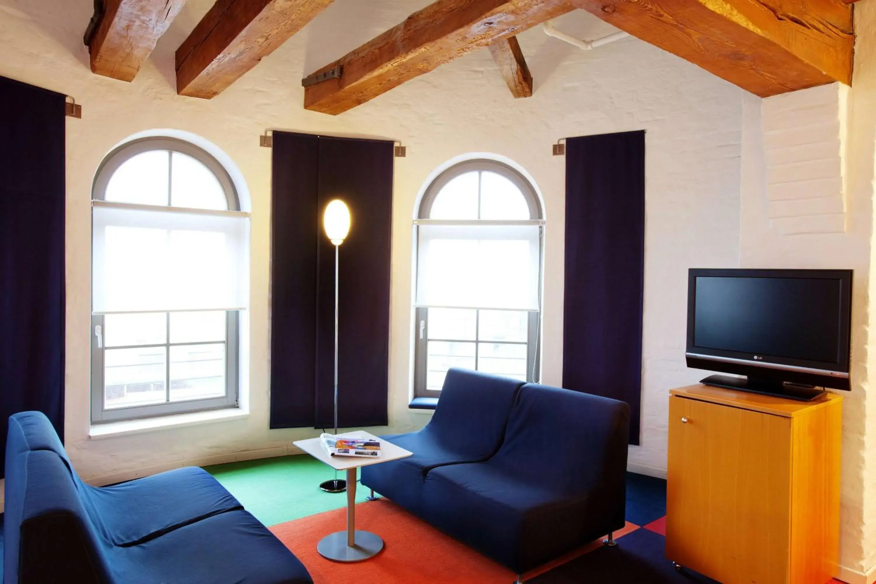 Photo of the whole room, Seating Area in Vienna House by Wyndham Havelufer Potsdam