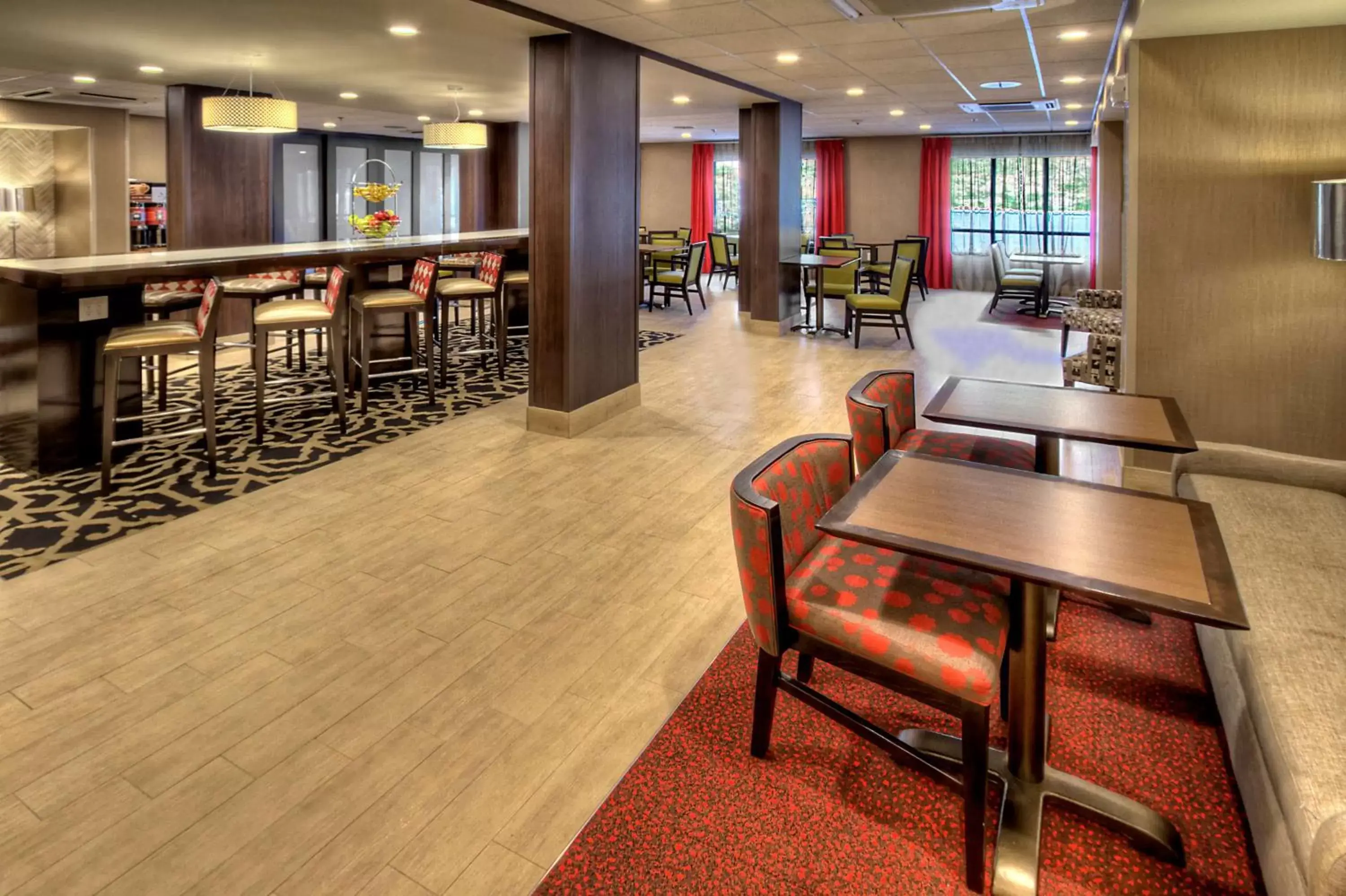 Restaurant/places to eat, Lounge/Bar in Hampton Inn Cookeville