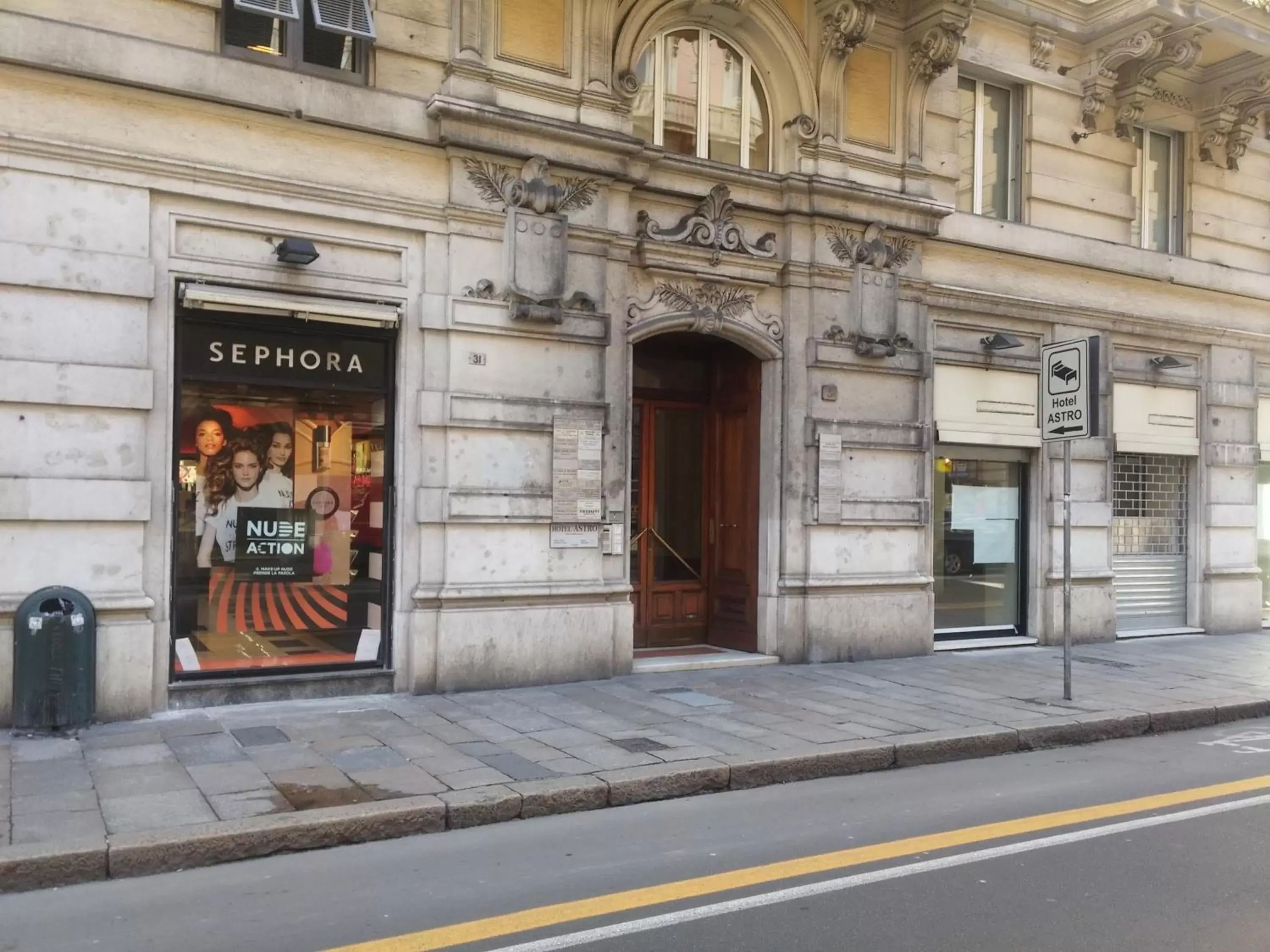 Facade/entrance in Albergo Astro