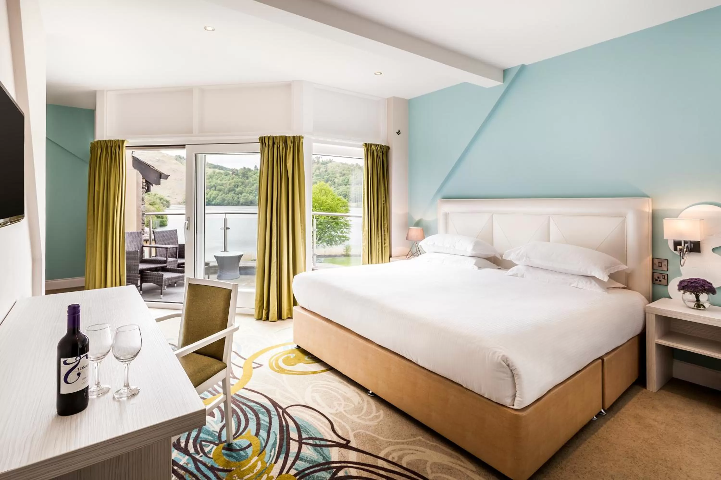 Coffee/tea facilities, Bed in The Daffodil Hotel & Spa