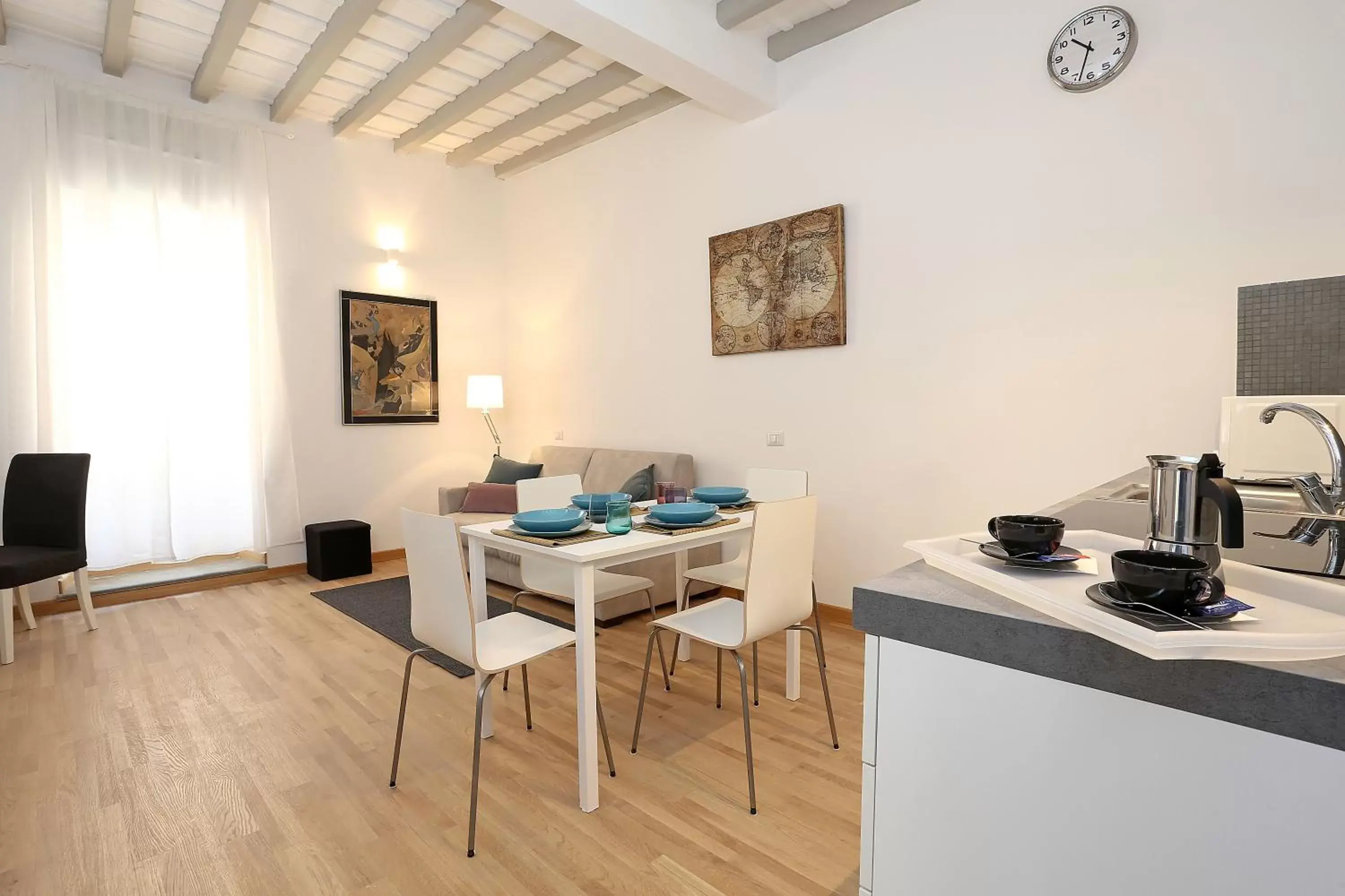 Kitchen or kitchenette, Dining Area in Belsiana 7 Central