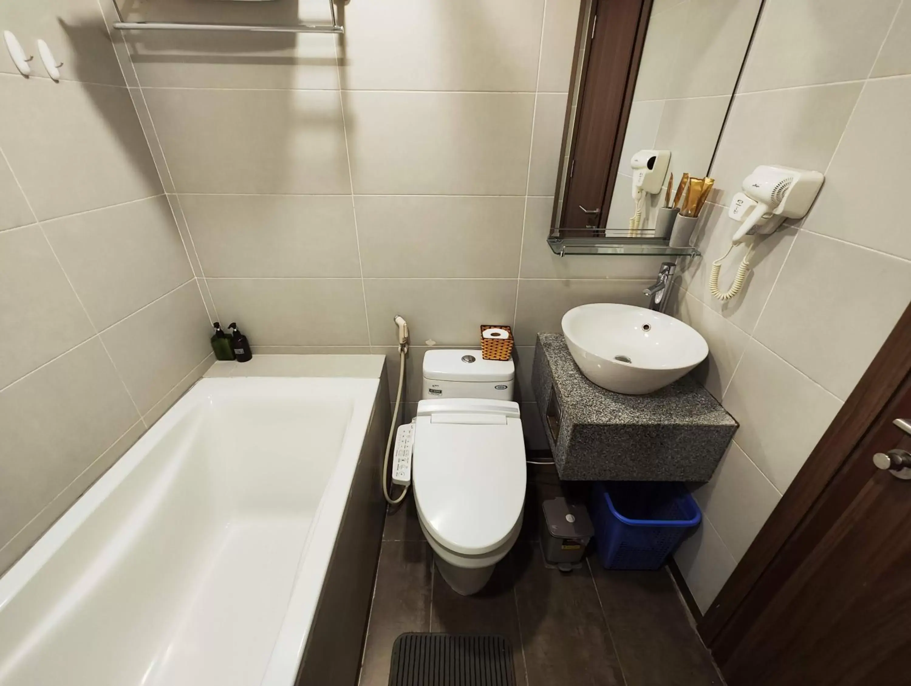 Studio Apartment with Window - single occupancy in Zody House Studio Apartment with Window - single occupancy in Zody House