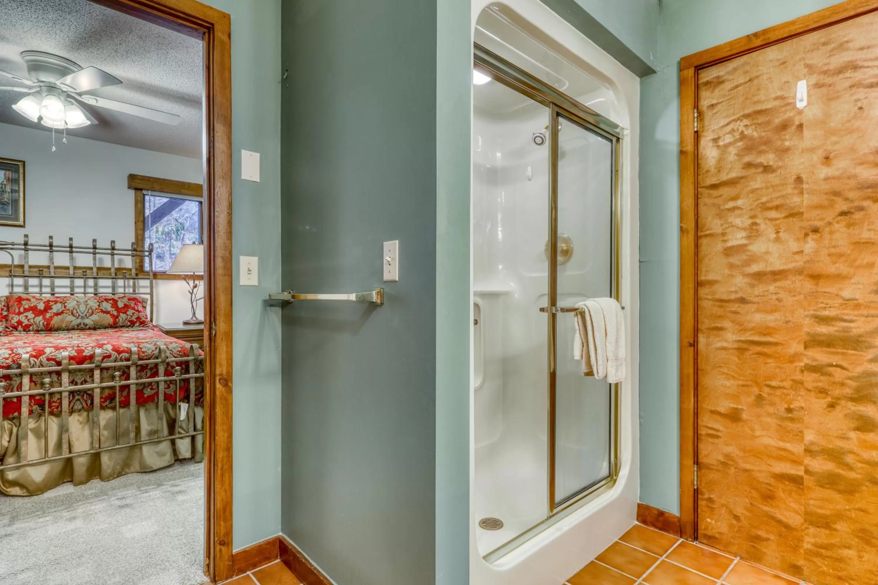 Bathroom in Crest 200I