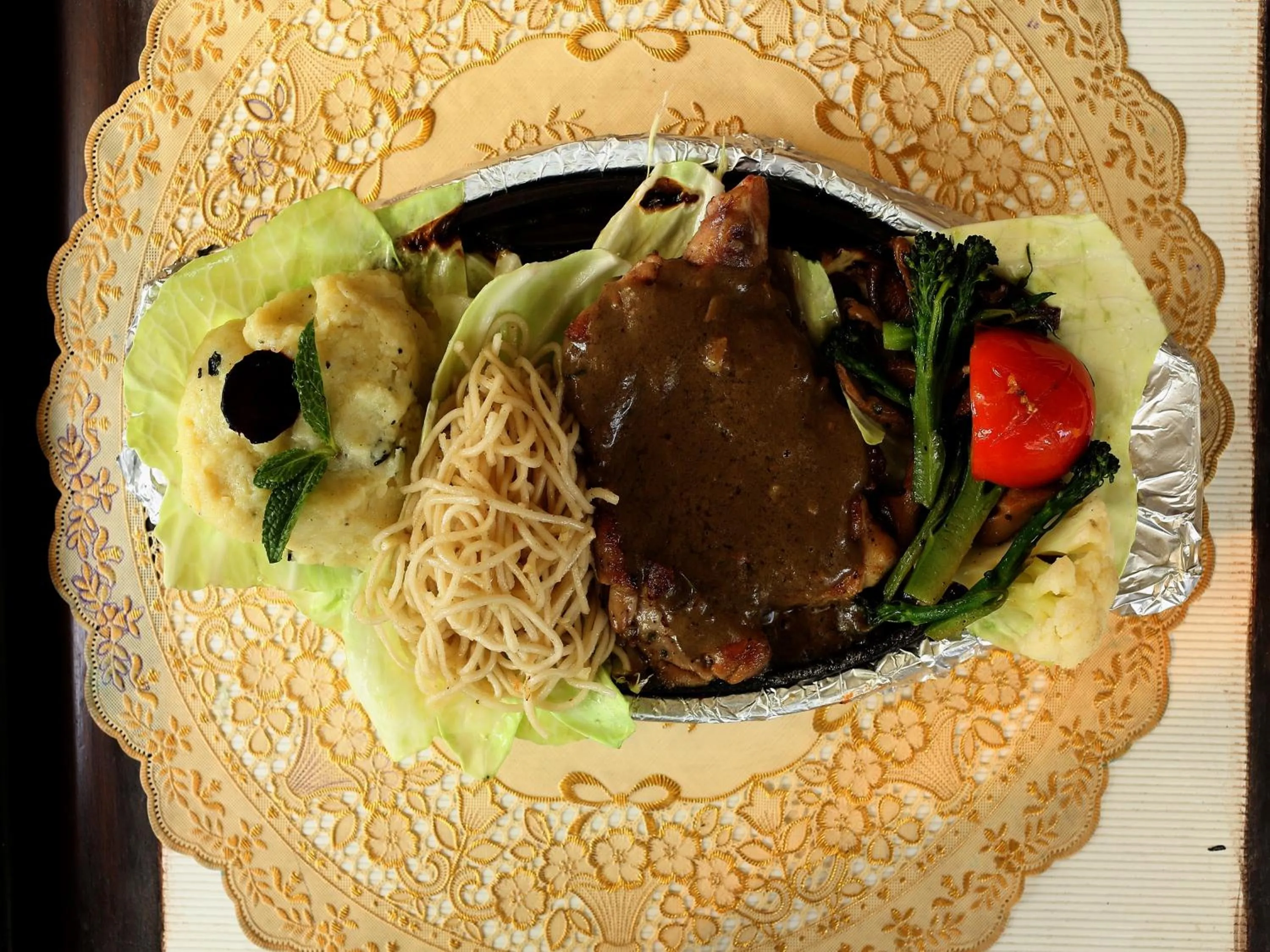 Meals in Hotel Pleasure Home