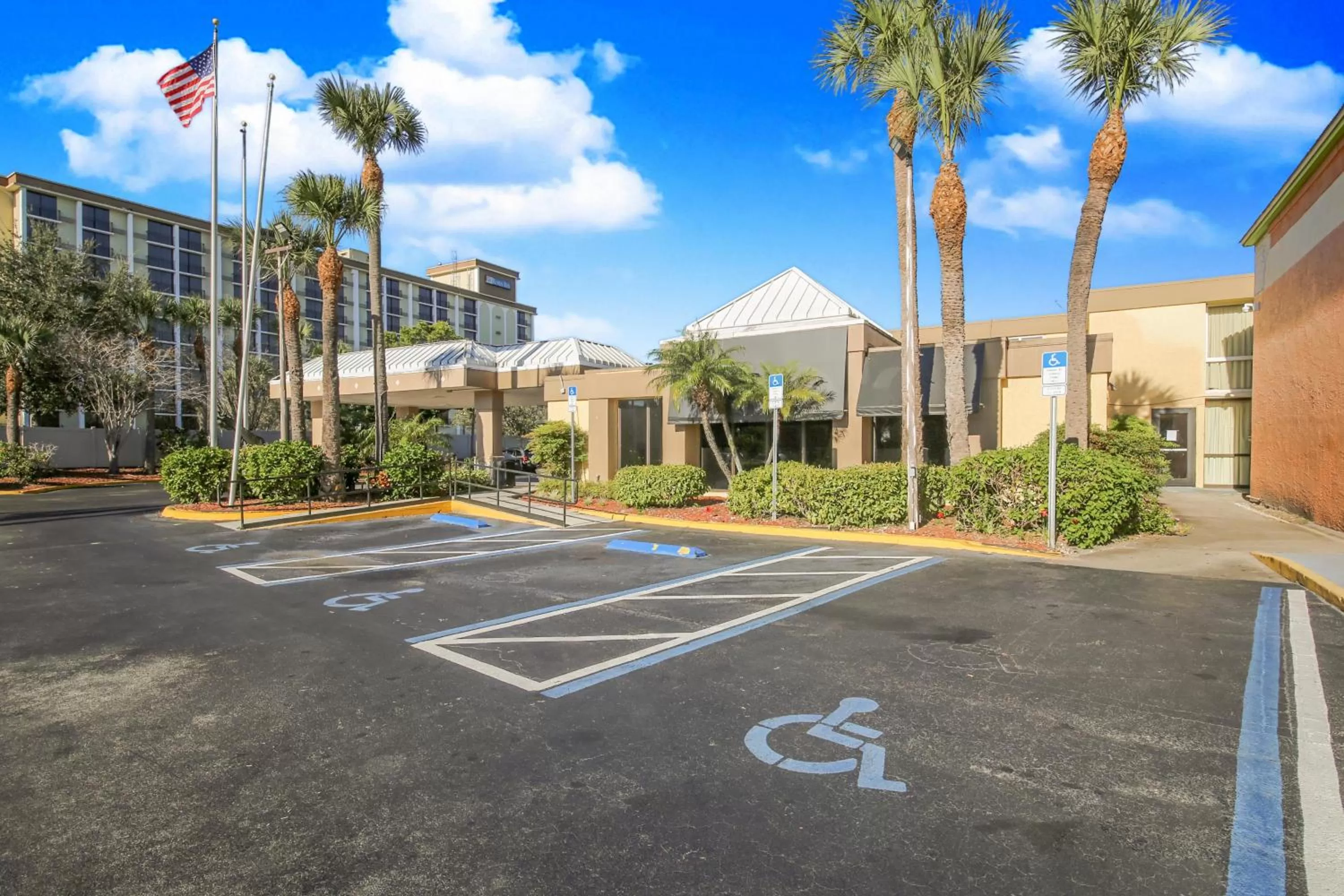 Property building in Floridian Express International Drive