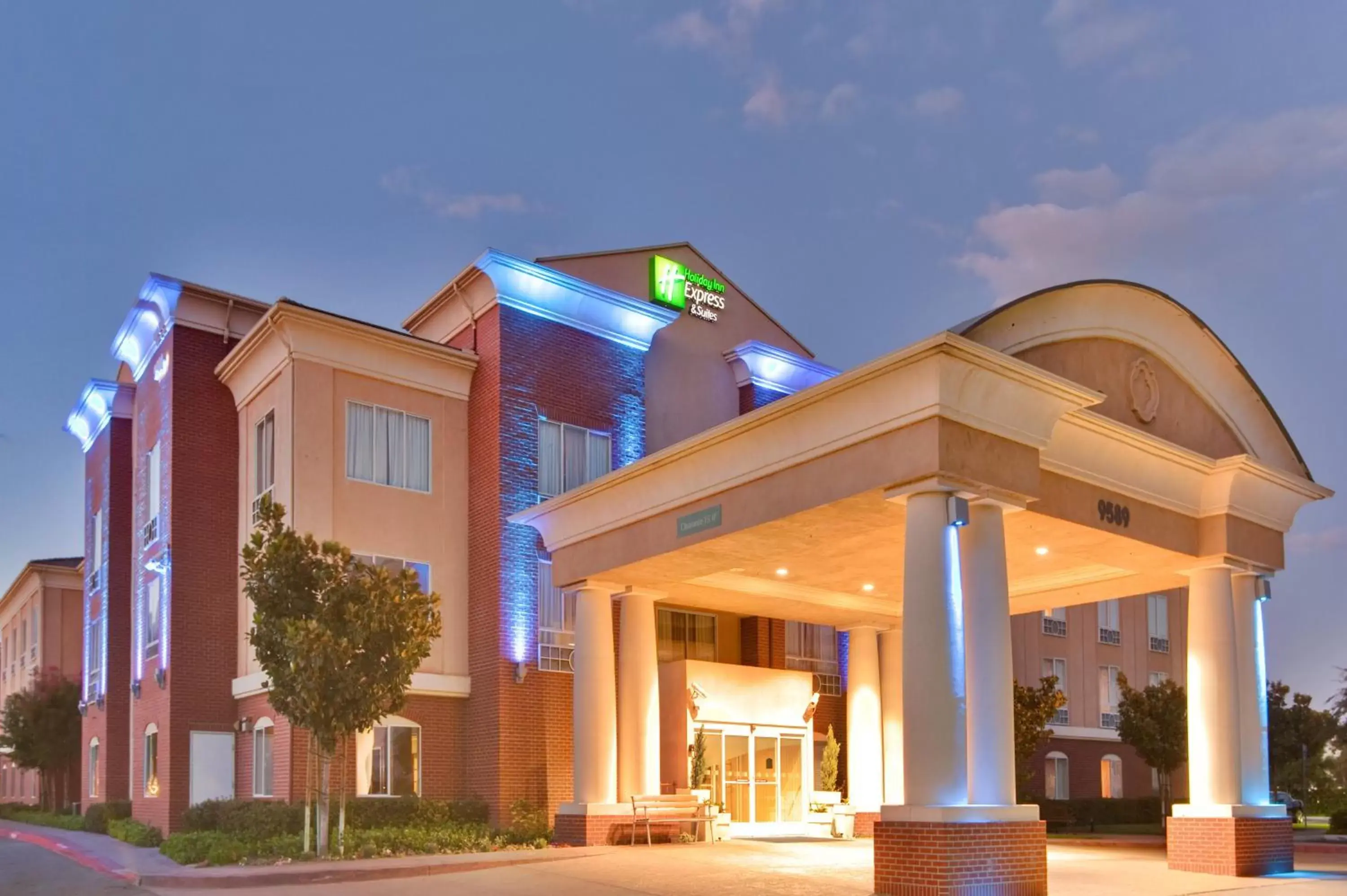 Property Building in Holiday Inn Express Hotel & Suites Ontario Airport-Mills Mall, an IHG Hotel