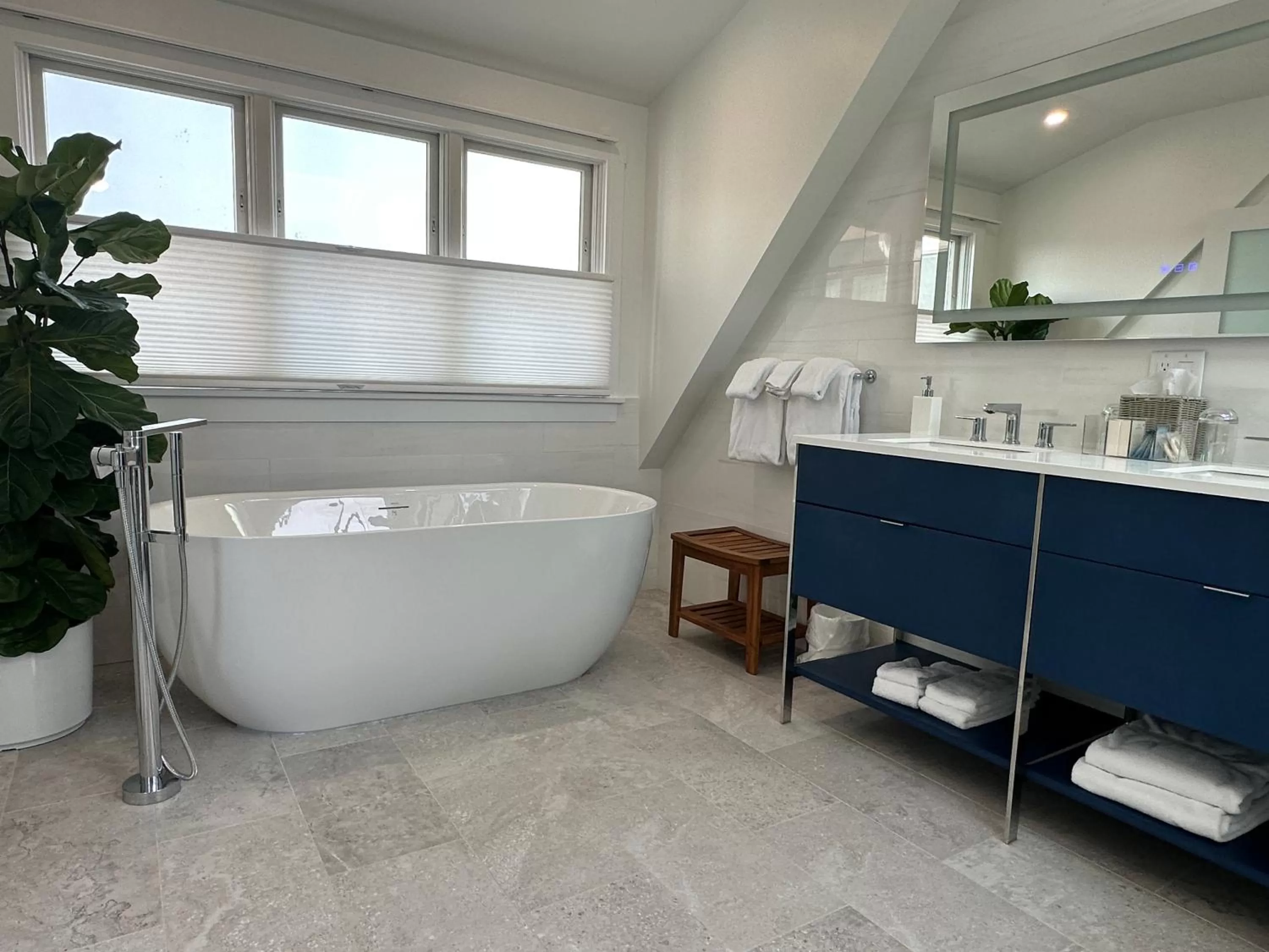 Bathroom in Harborside Inn