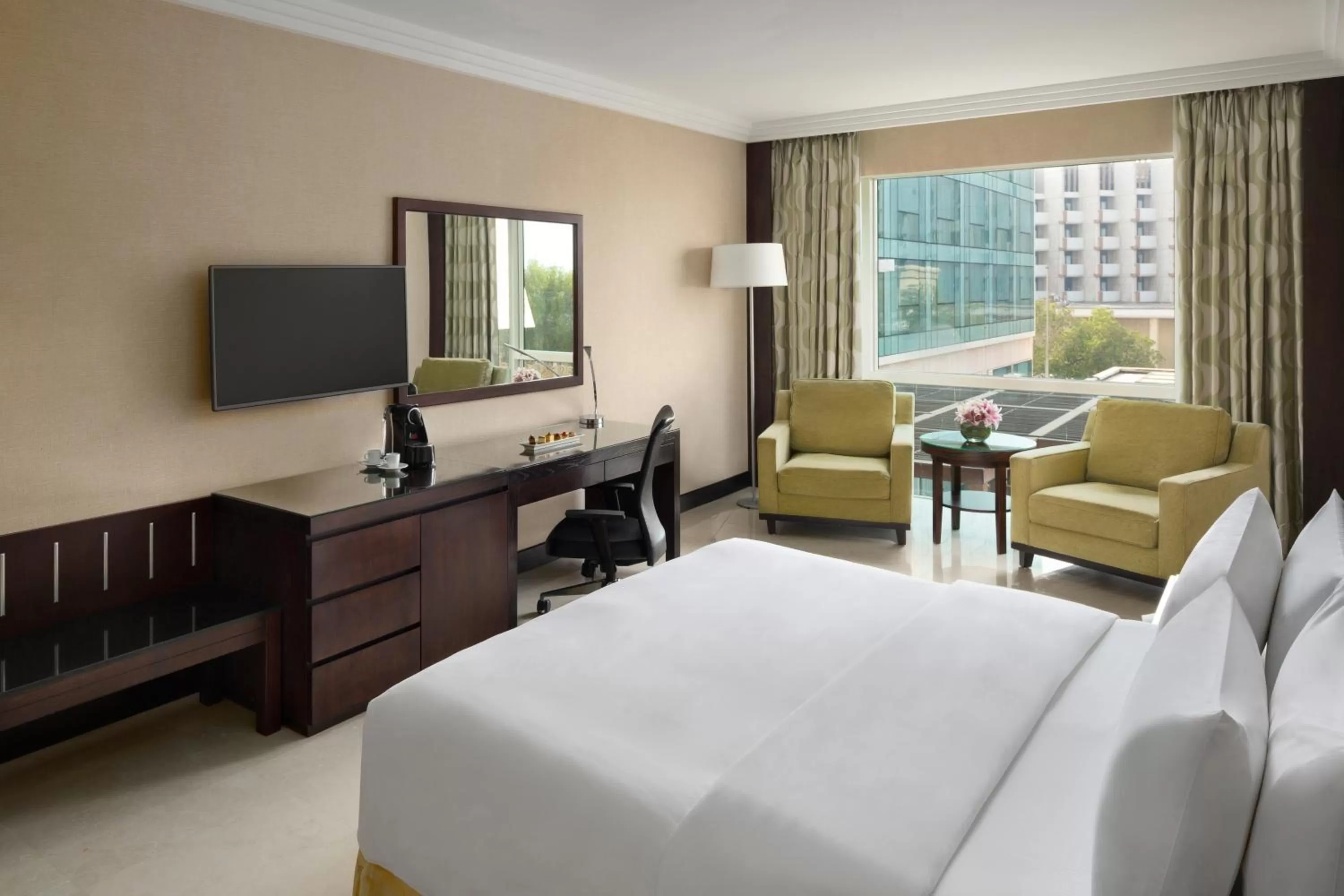 TV and multimedia, Bed in Crowne Plaza Jeddah by IHG