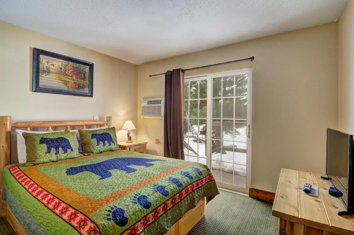 Bedroom in Eagle River Inn and Resort