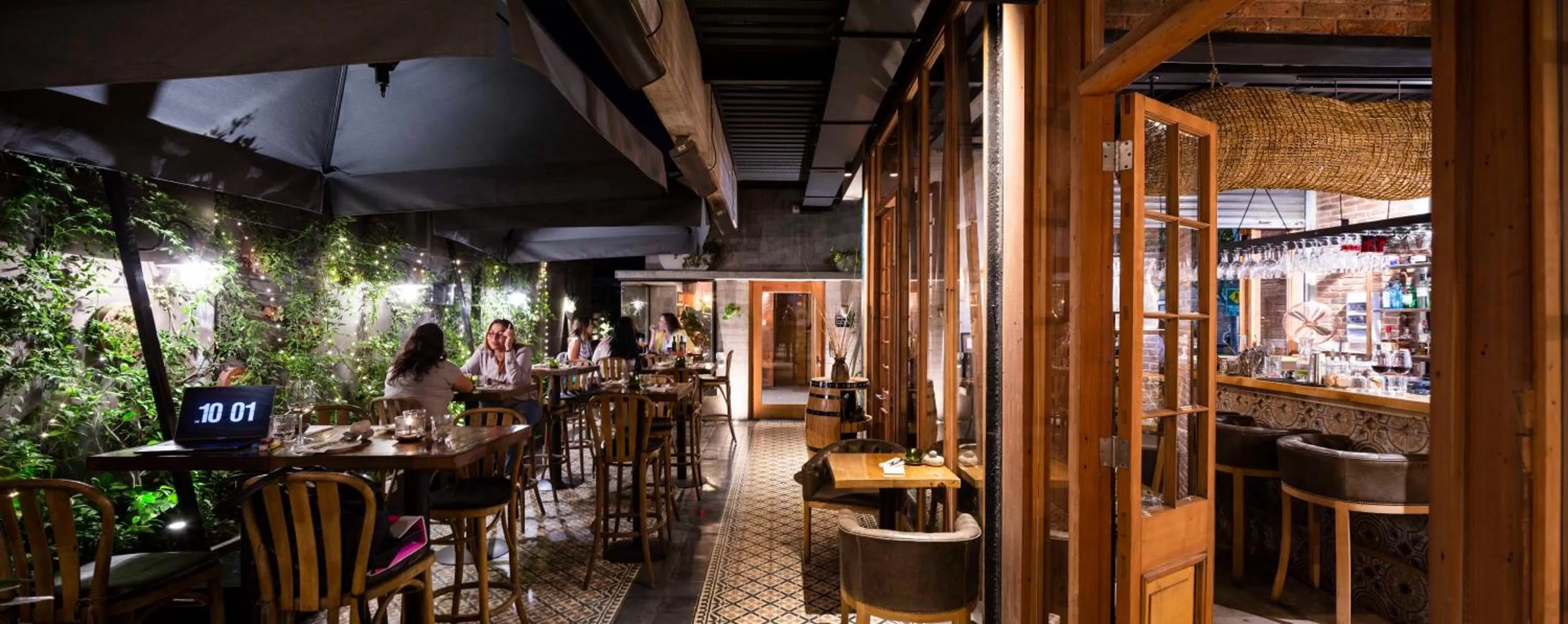 Restaurant/places to eat in Maison Italia 1029