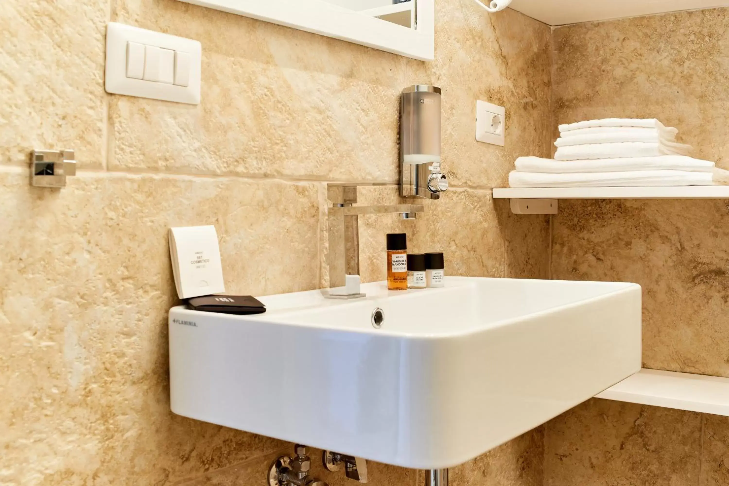 Bathroom in POSEA - Polignano Sea Suites