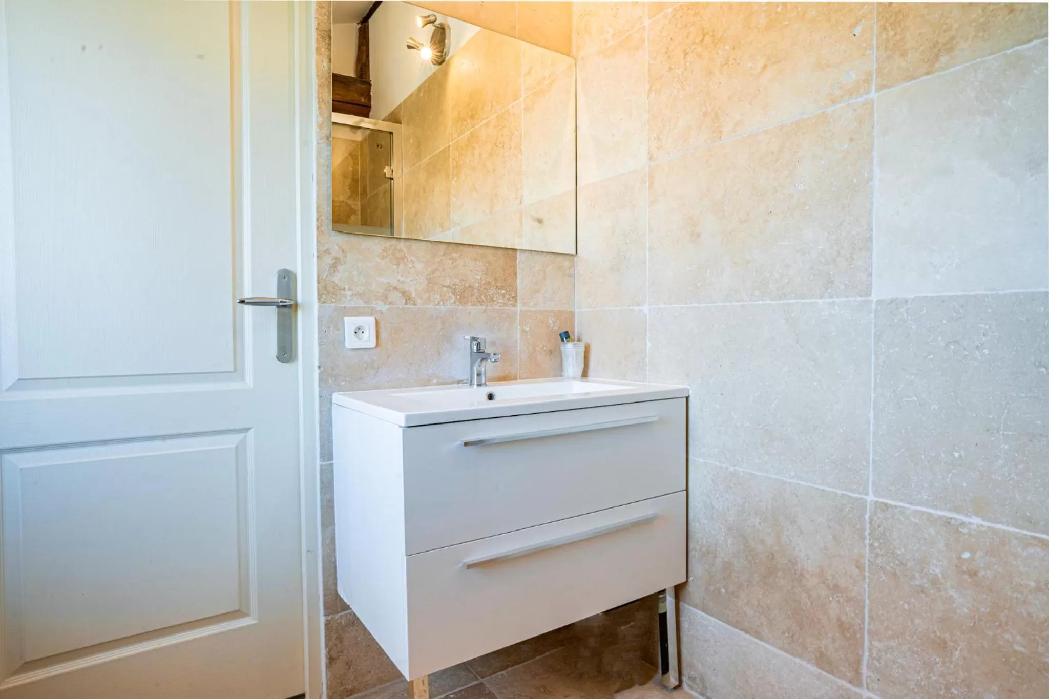 Property building in Domaine de l'Aufrene